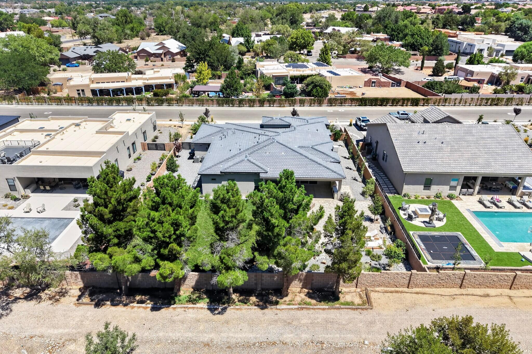 Photo 4 — 212 Lavender Place NE