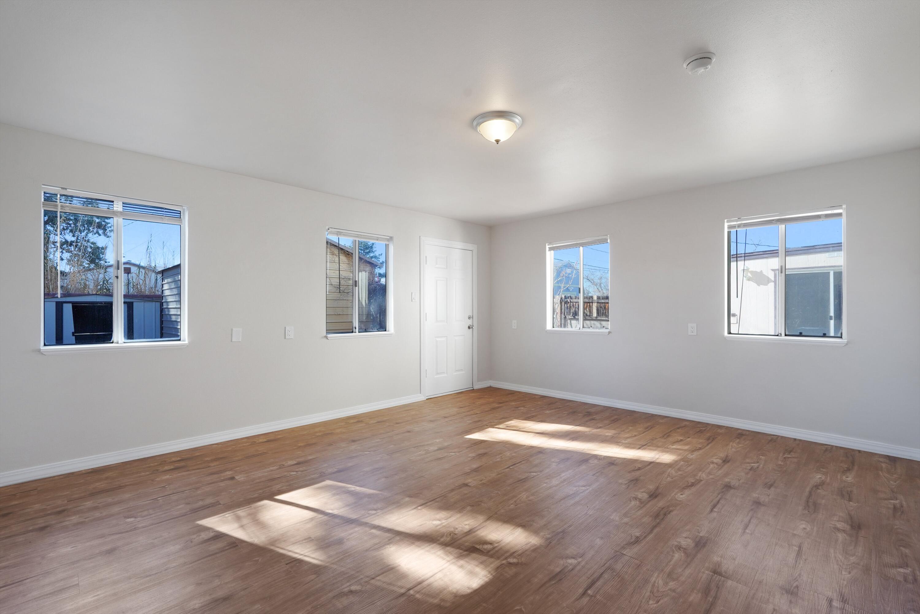 Photo 11 — 4032 Comanche Road NE