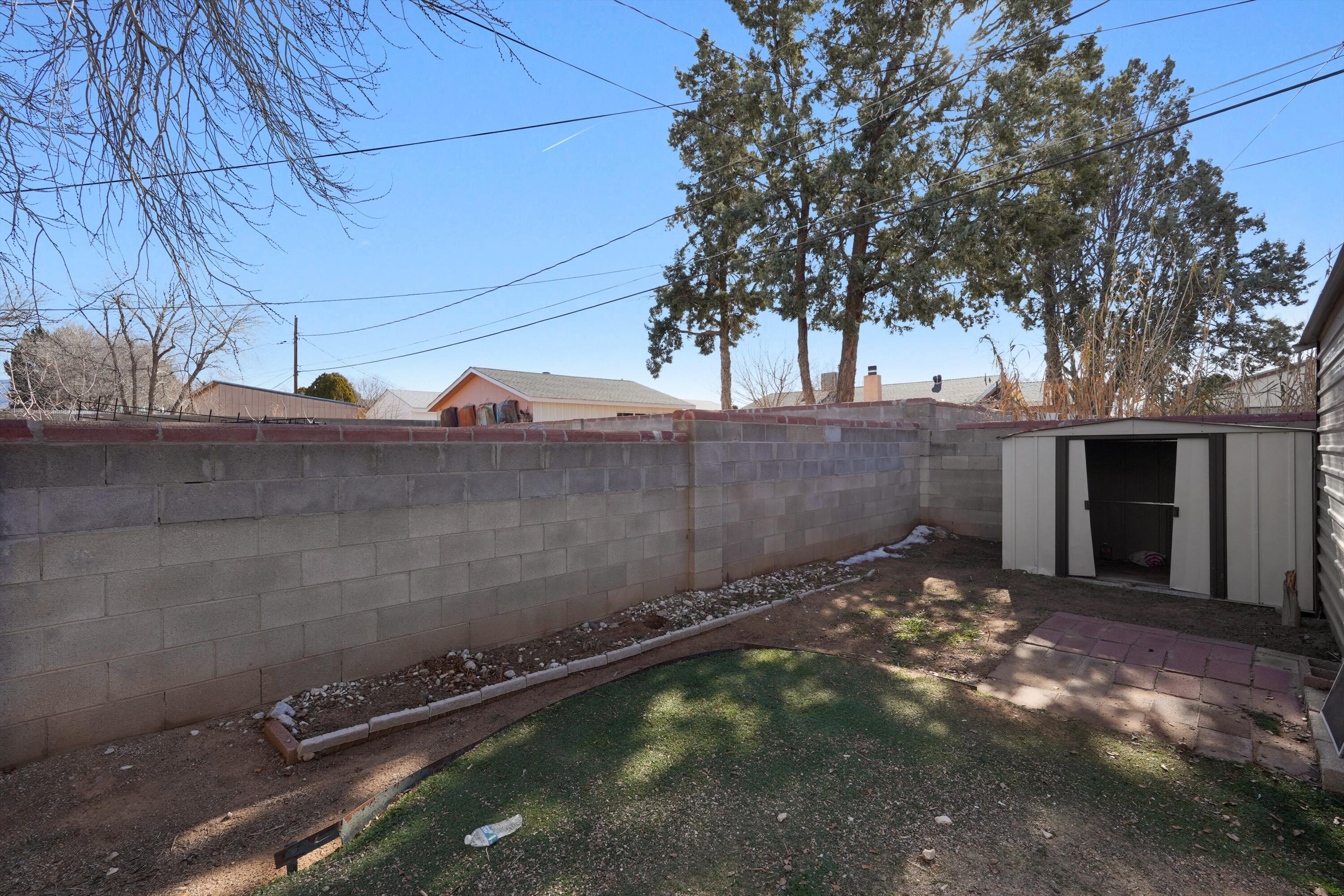 Photo 8 — 4032 Comanche Road NE