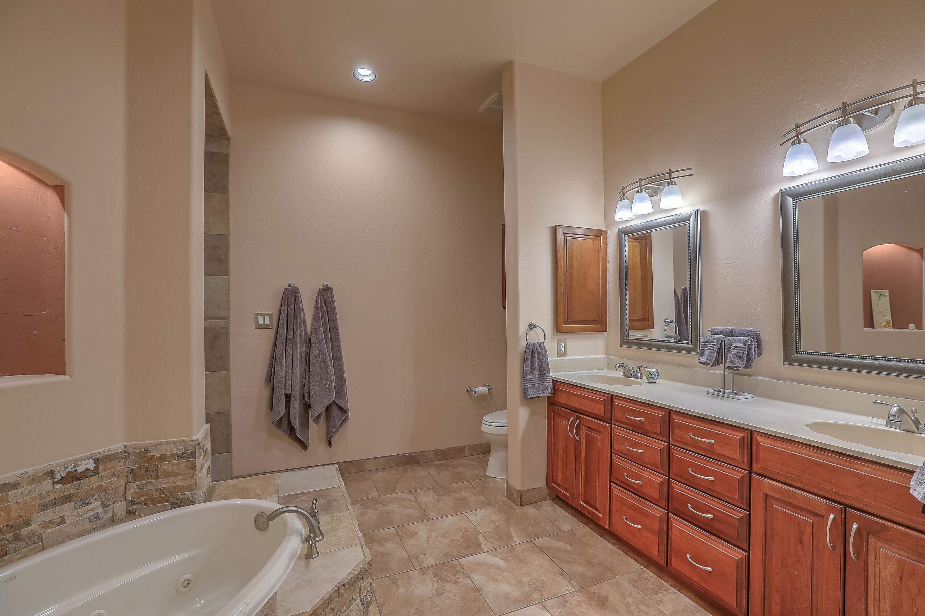 Photo 18 — 255 Diamond Tail Road