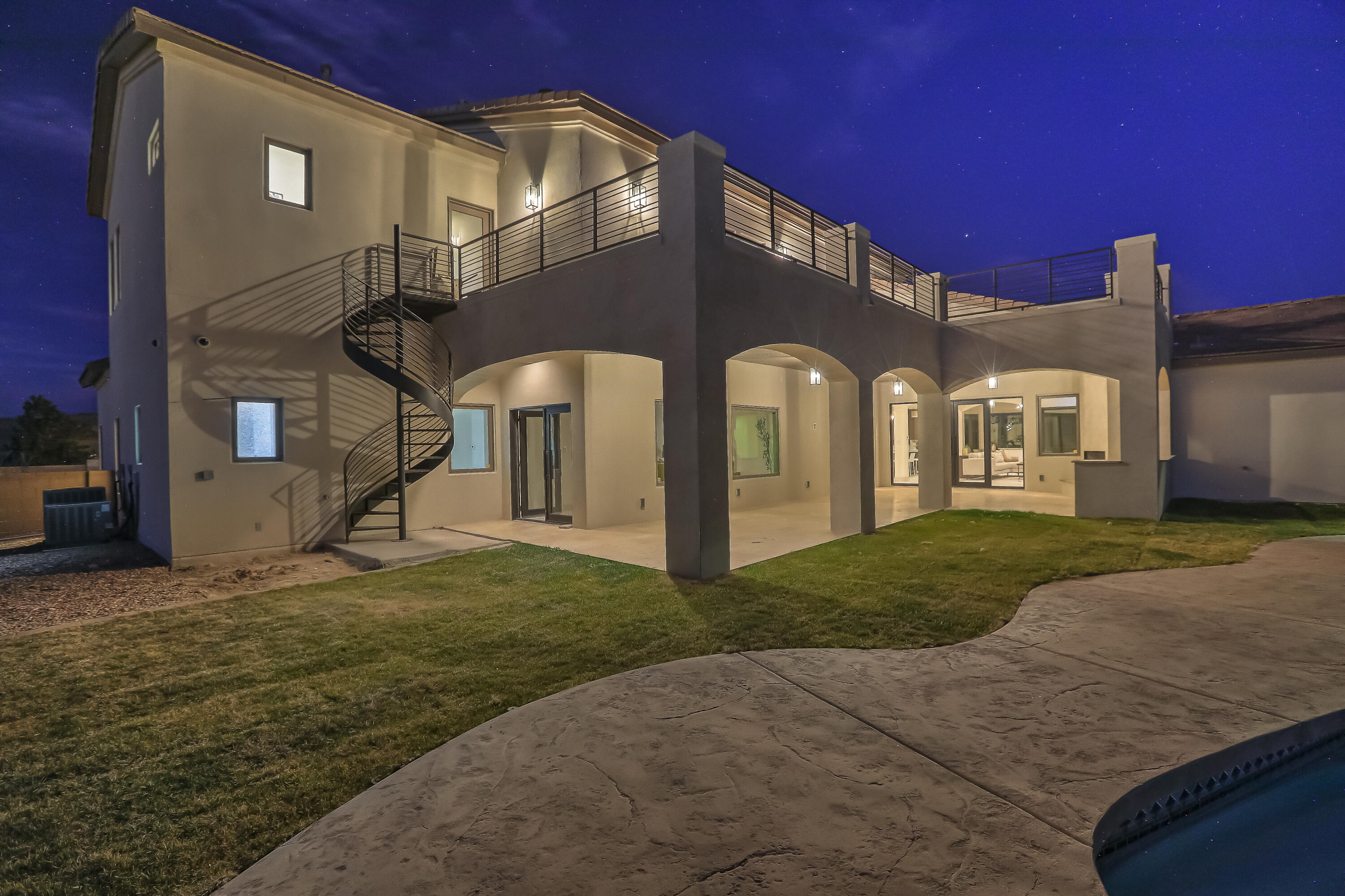 Photo 14 — 9900 Eagle Rock Avenue NE