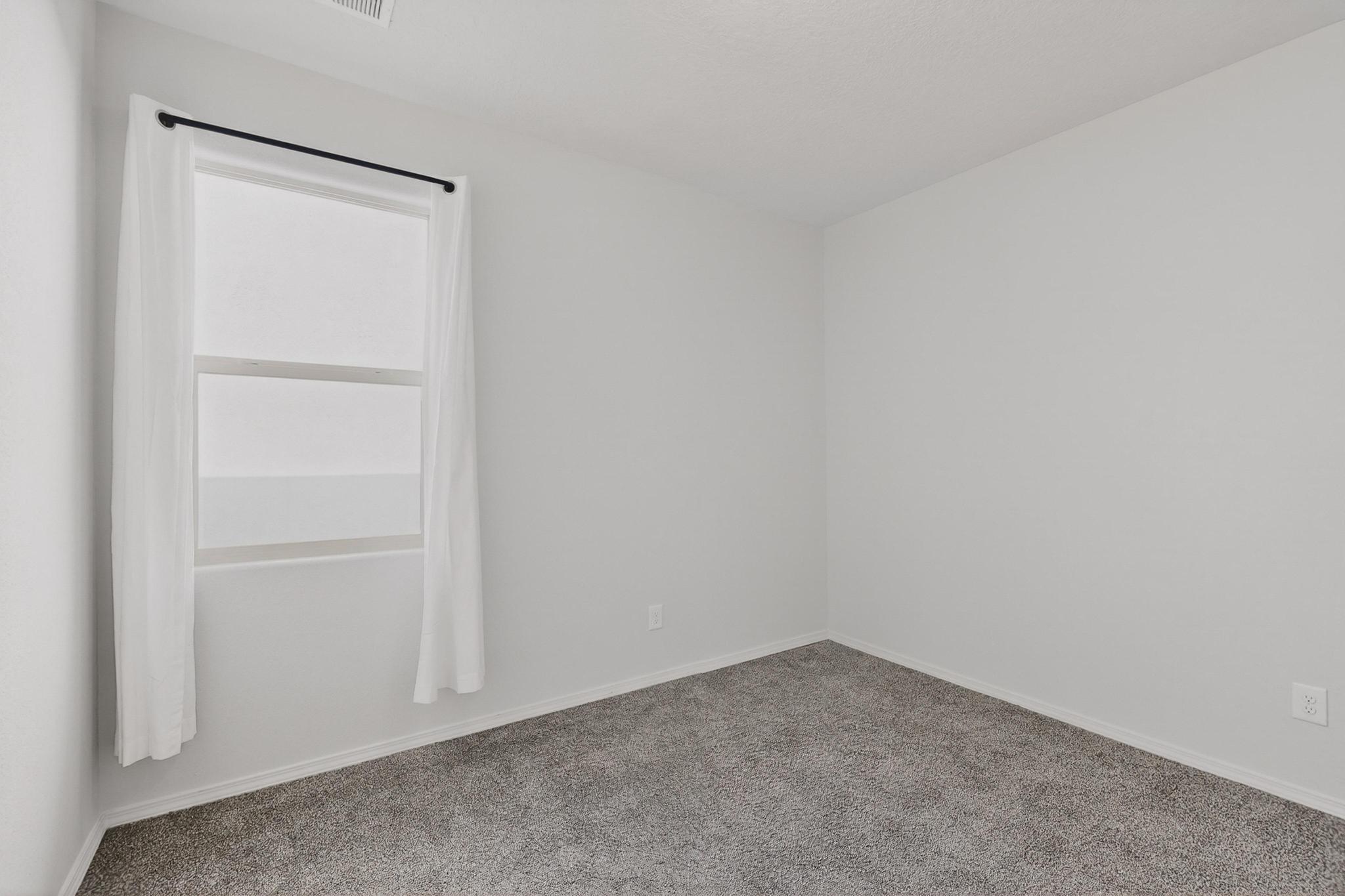 Photo 17 — 9205 Sidreaux Loop NW