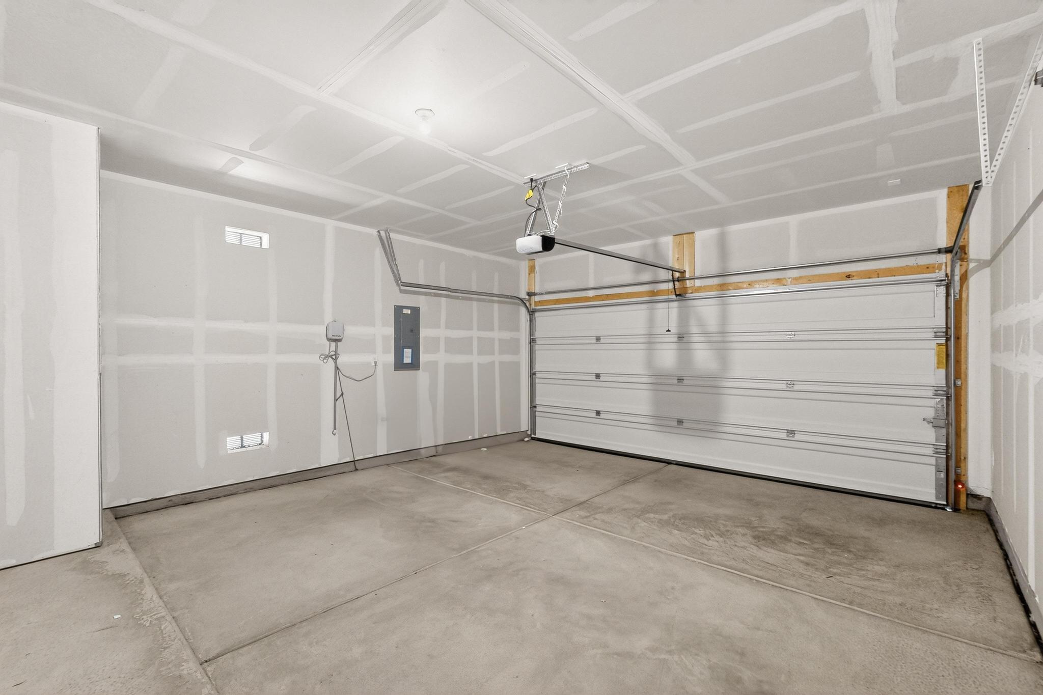 Photo 11 — 9205 Sidreaux Loop NW