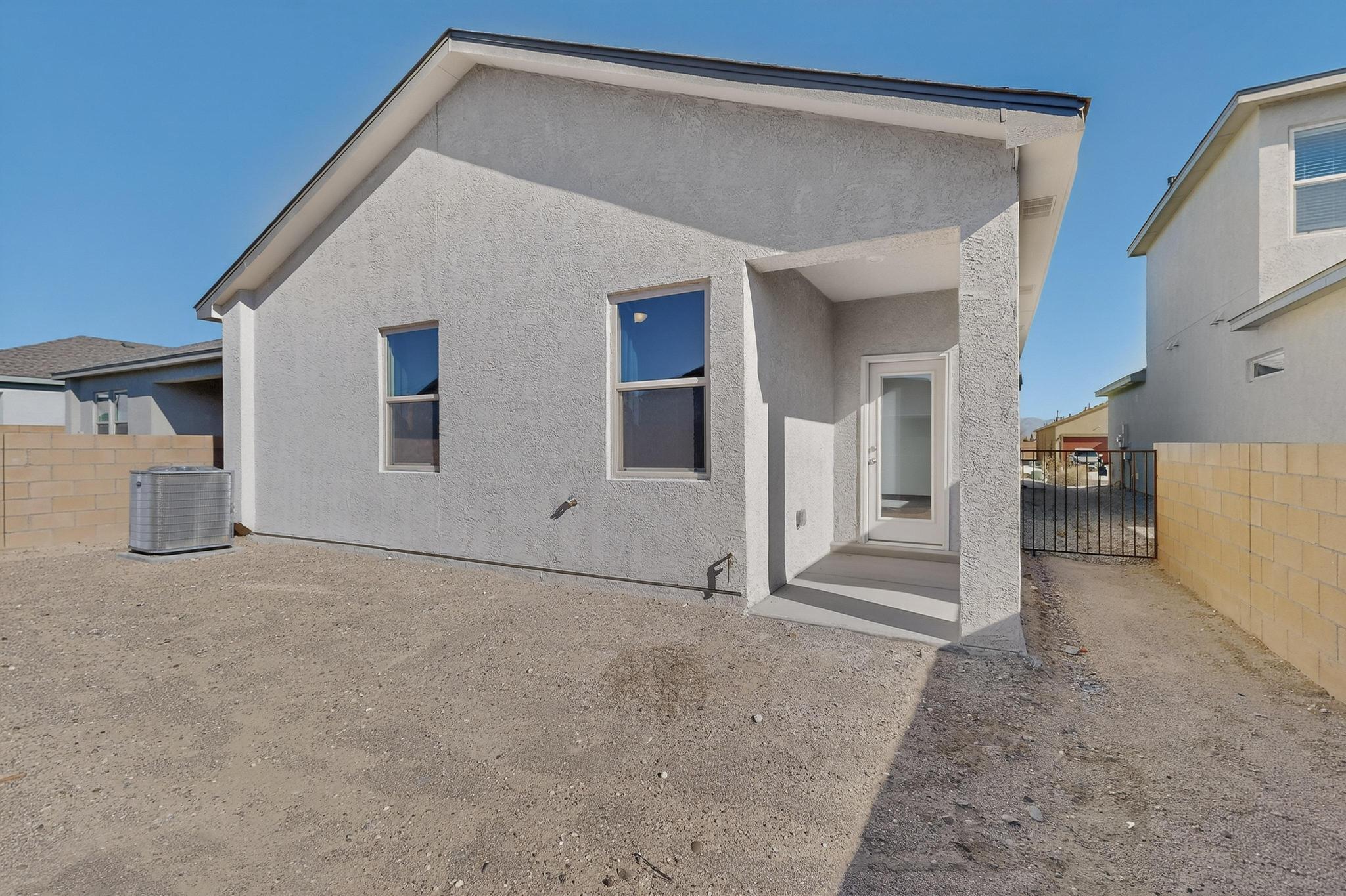 Photo 9 — 9205 Sidreaux Loop NW
