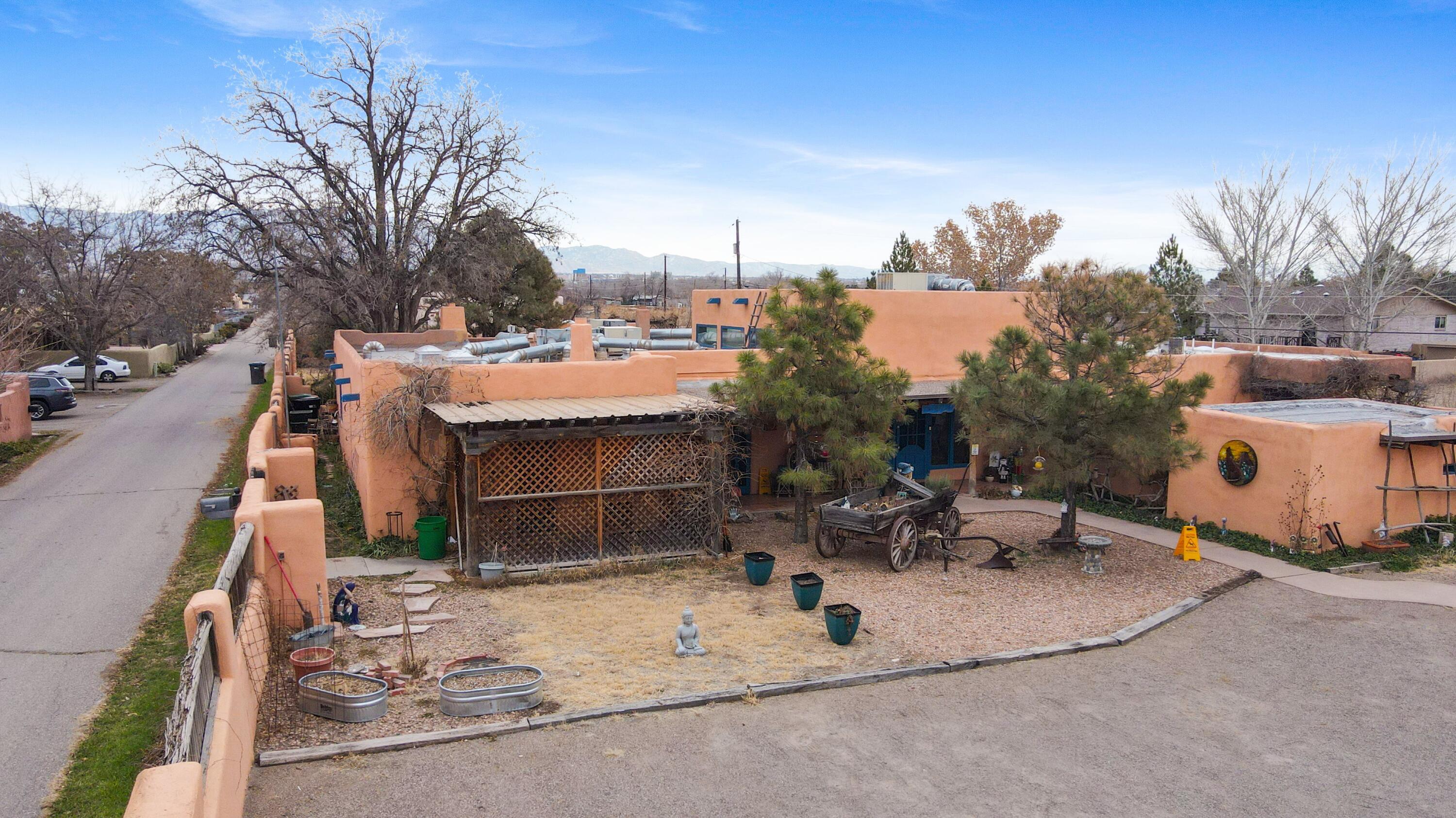 414 C De Baca Lane NW, Albuquerque, NM 87114