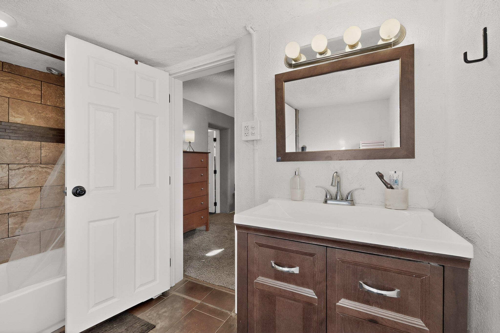 Photo 14 — 915 22nd Street NW