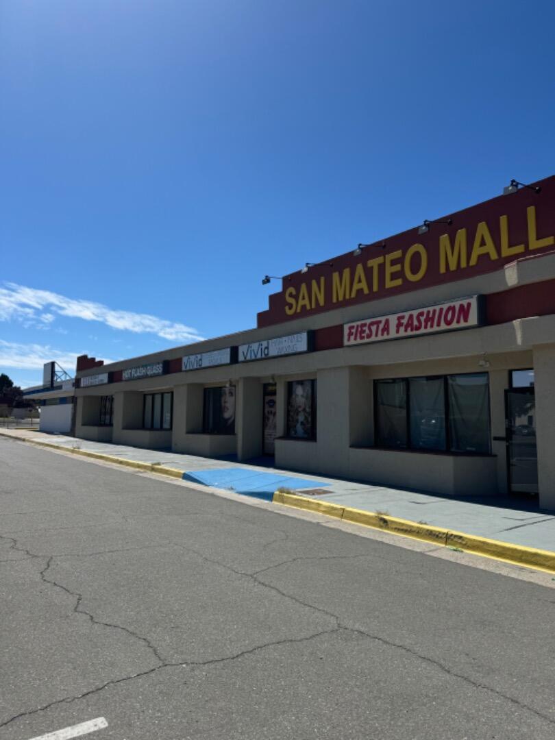 Photo 6 — 2111 San Mateo Boulevard NE