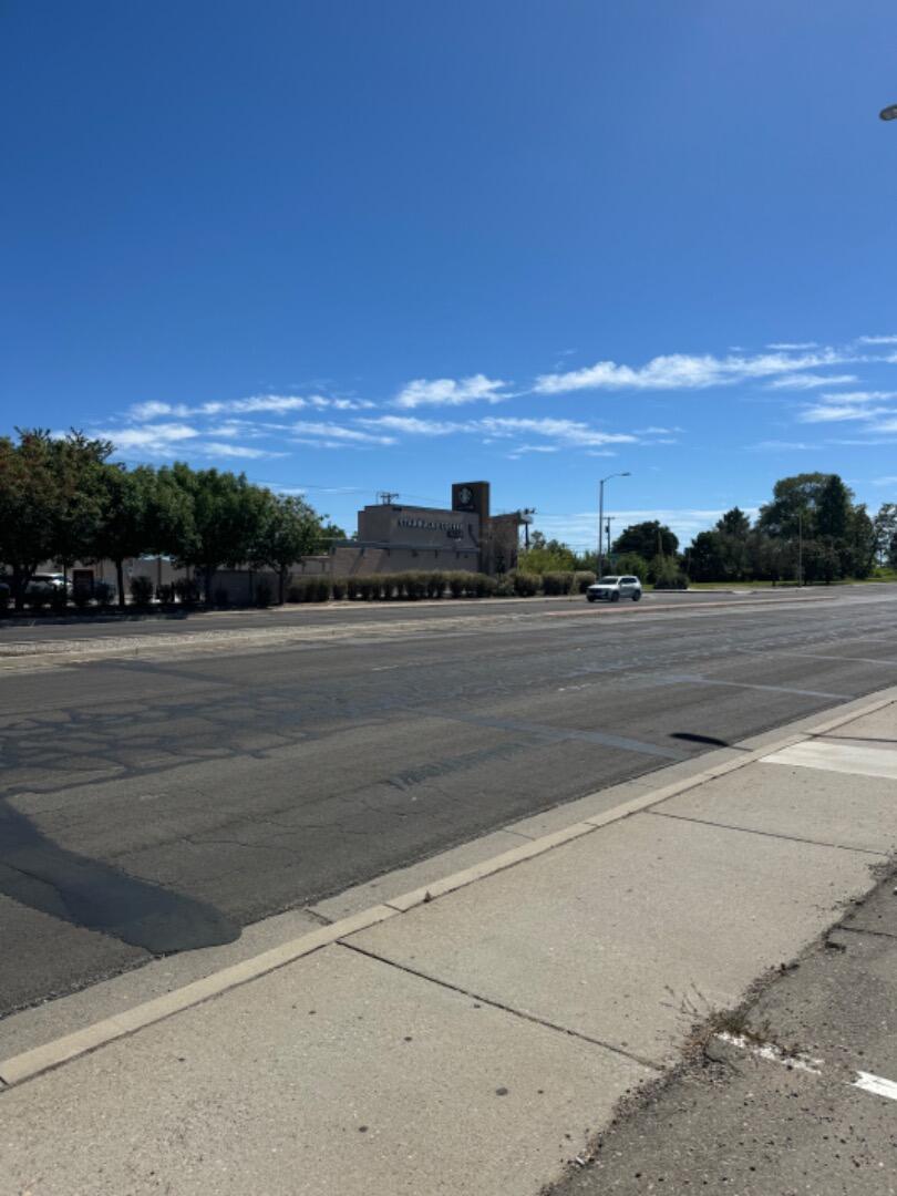 Photo 4 — 2111 San Mateo Boulevard NE