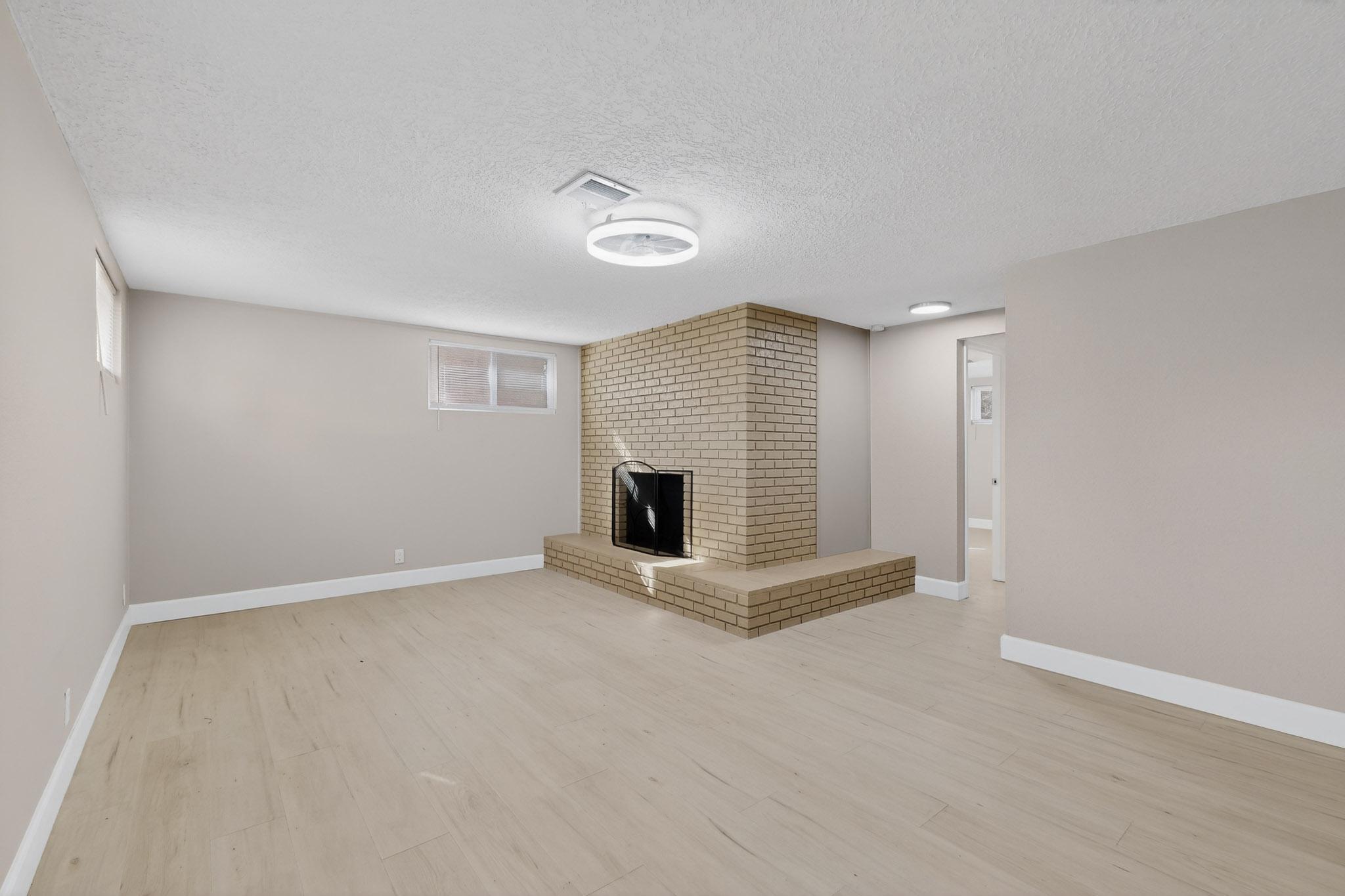 Photo 17 — 2917 Espanola Street NE