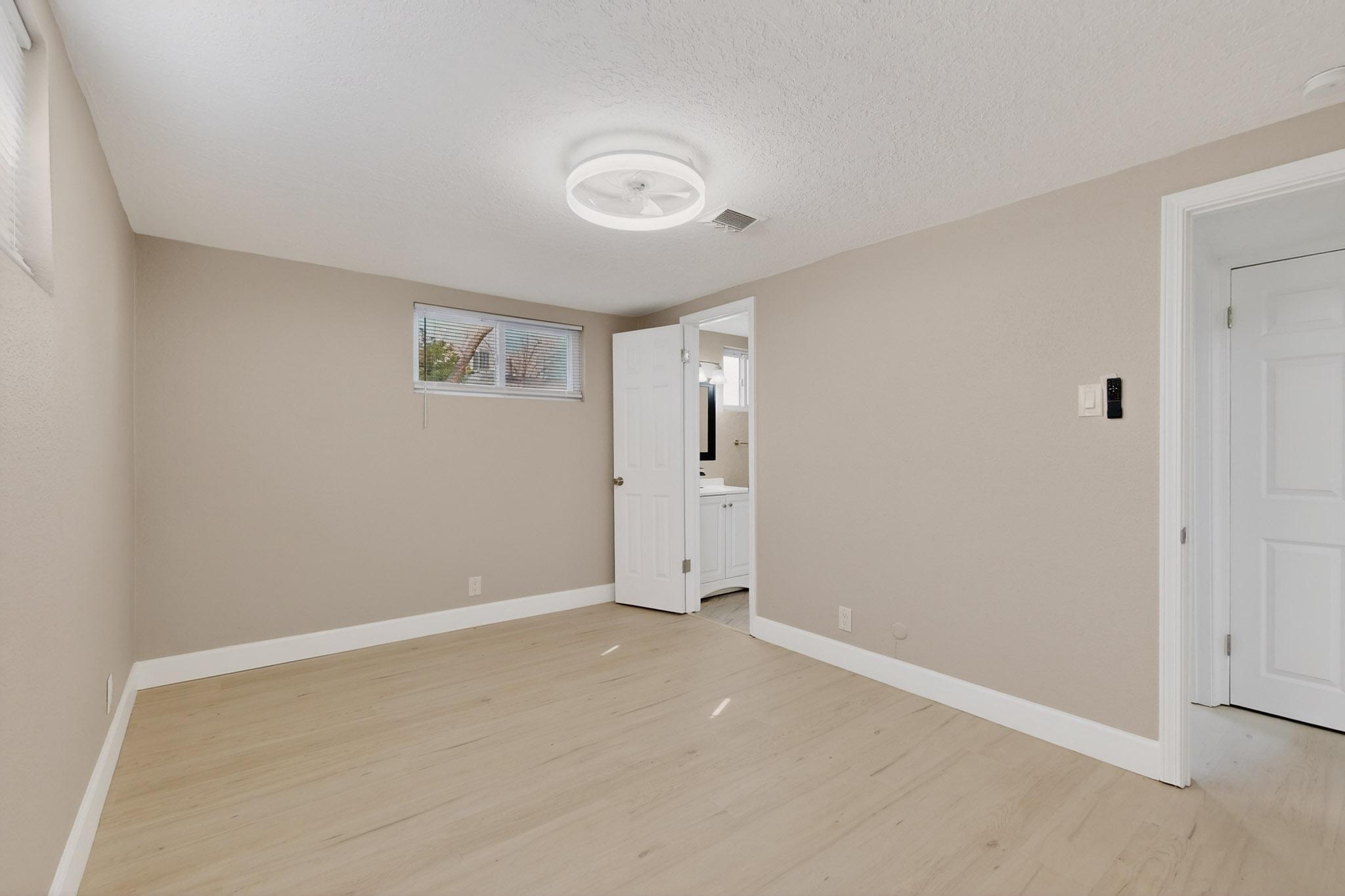 Photo 13 — 2917 Espanola Street NE