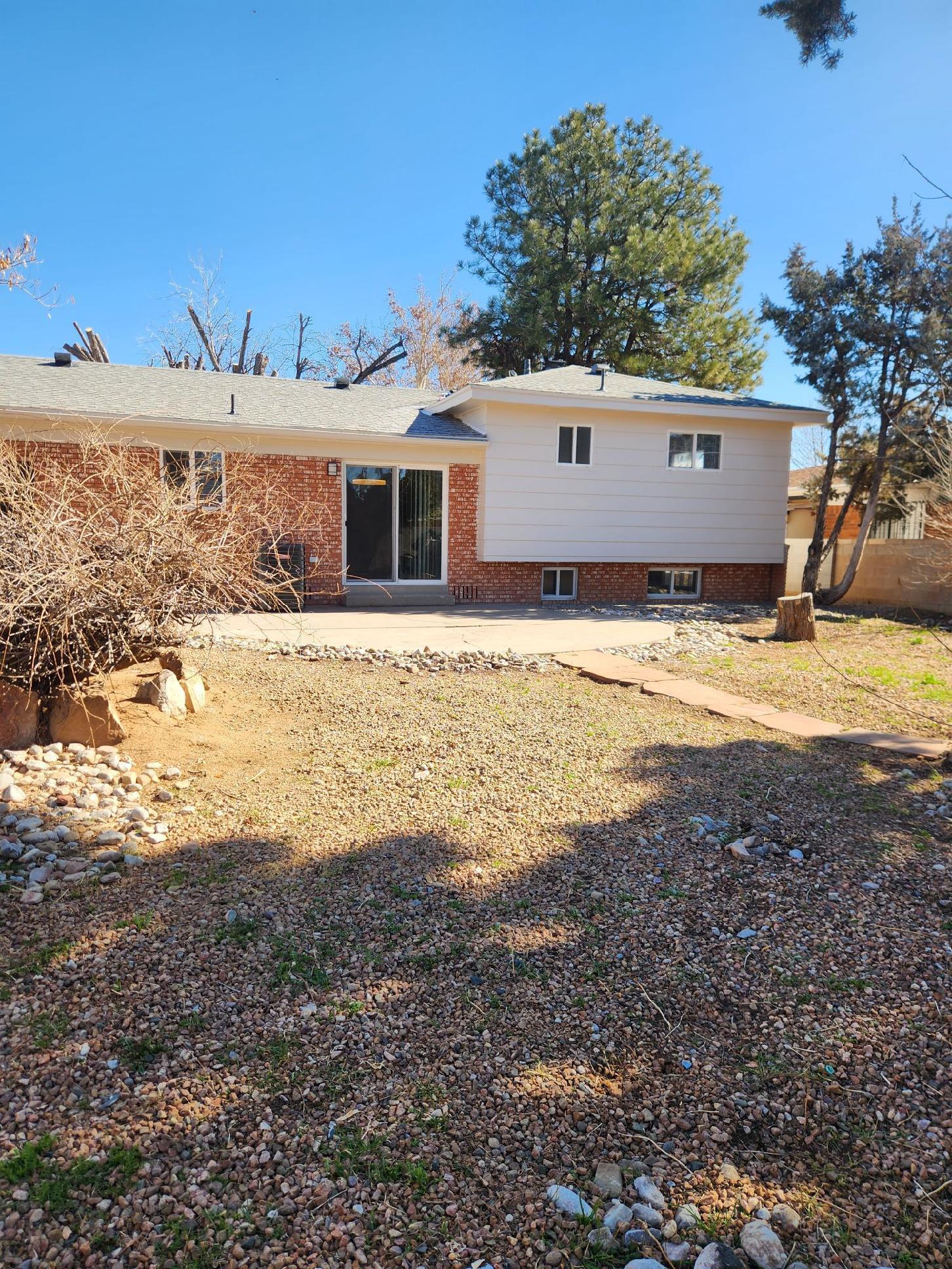 Photo 2 — 2917 Espanola Street NE