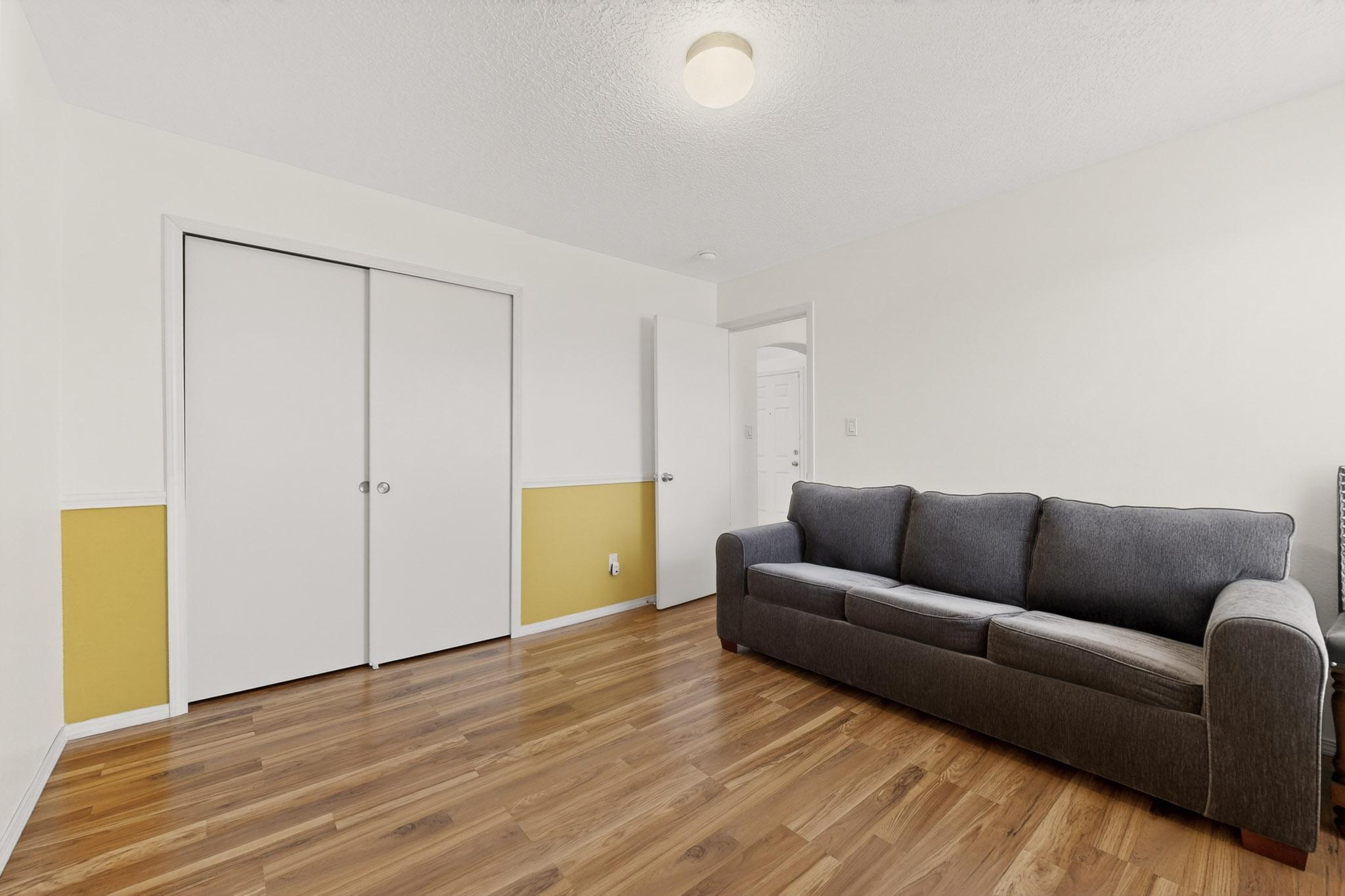 Photo 19 — 103 Oakwood Court SW