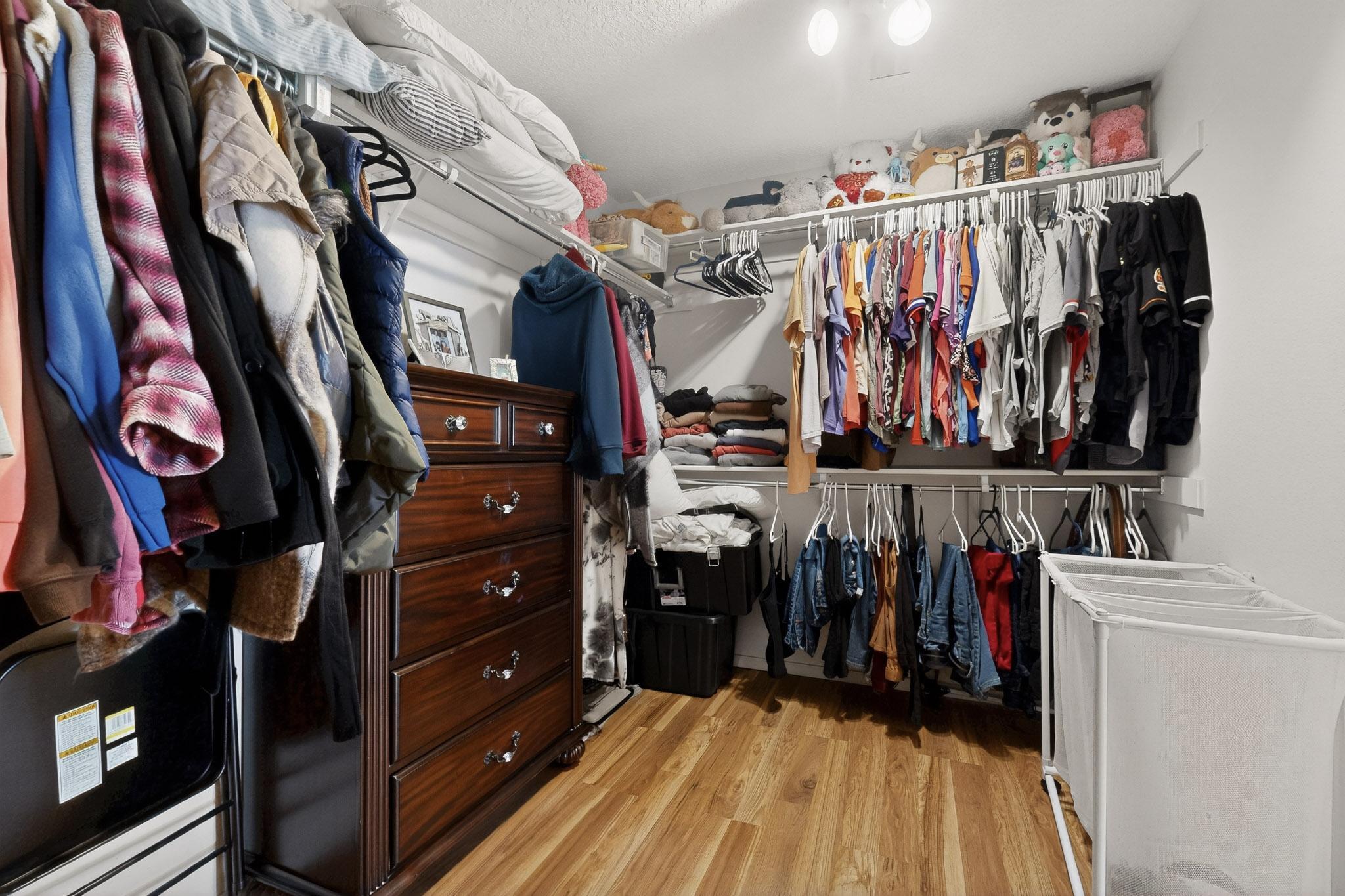Photo 15 — 103 Oakwood Court SW