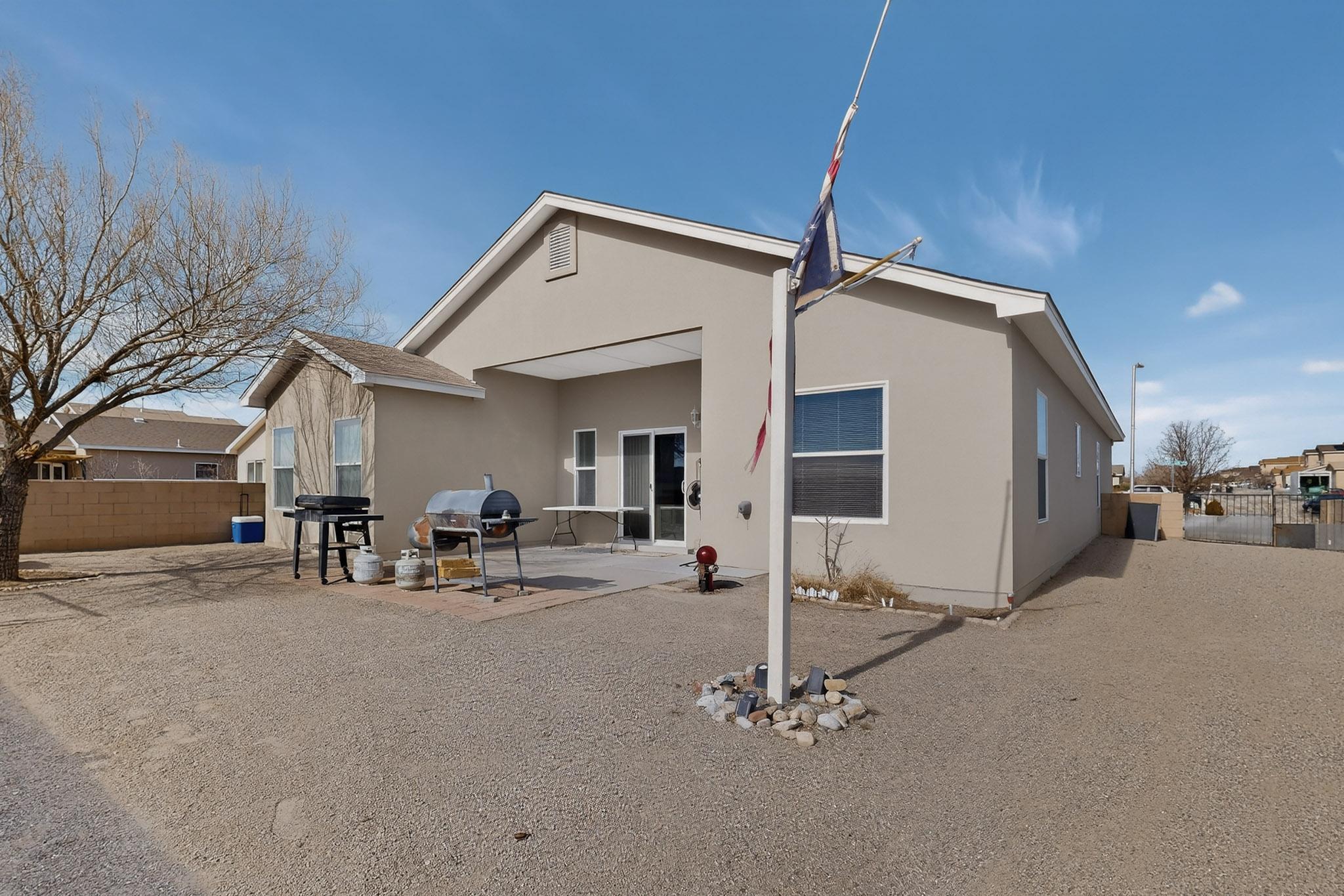 Photo 9 — 103 Oakwood Court SW