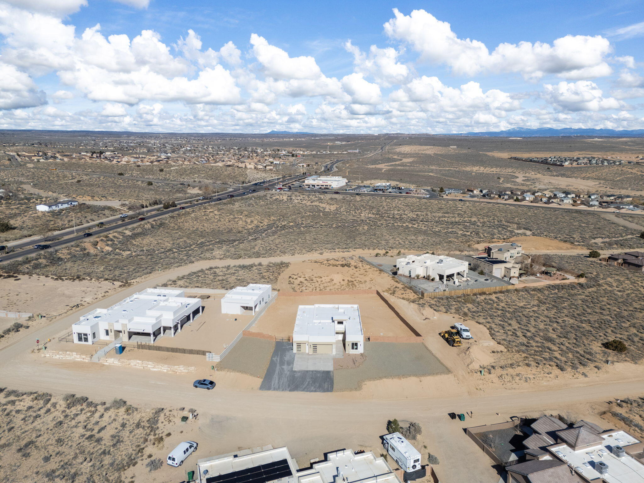 Photo 4 — 2101 Cheetah Road NE