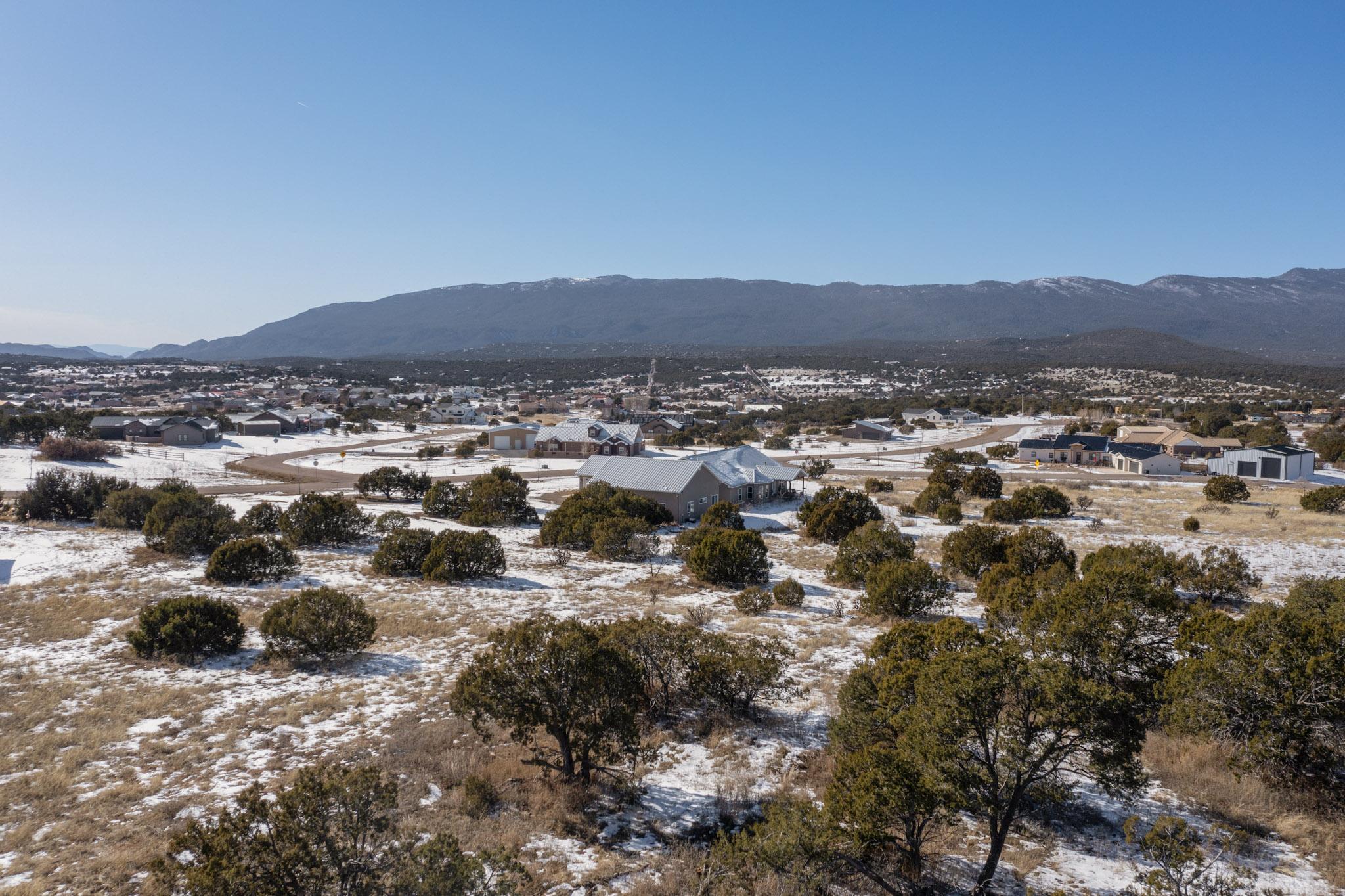 Photo 2 — 15 Majestic Loop