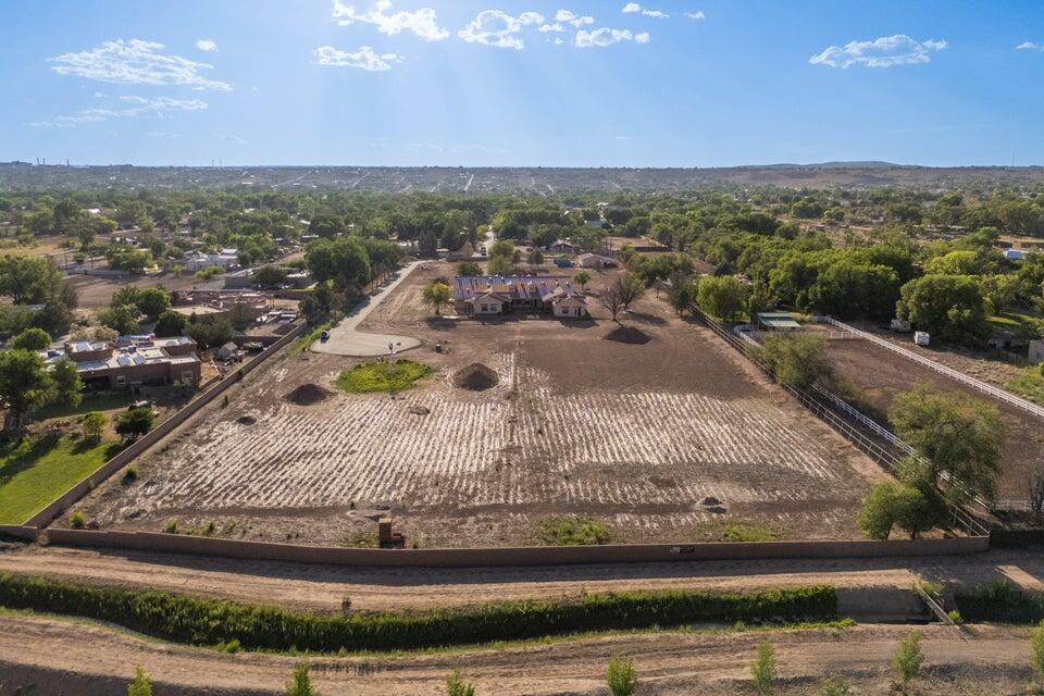 Photo 4 — 390 Pueblito Lane
