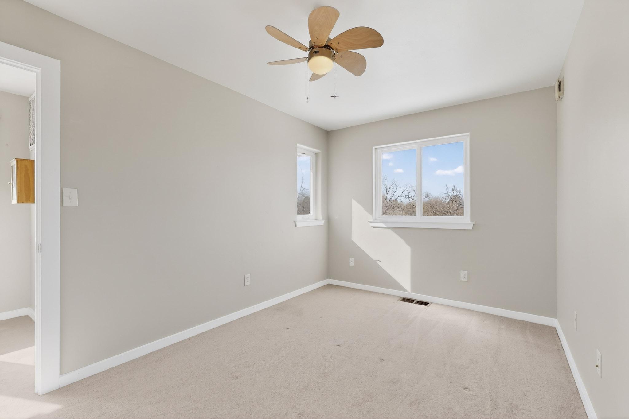 Photo 18 — 3325 Wilway Avenue NE