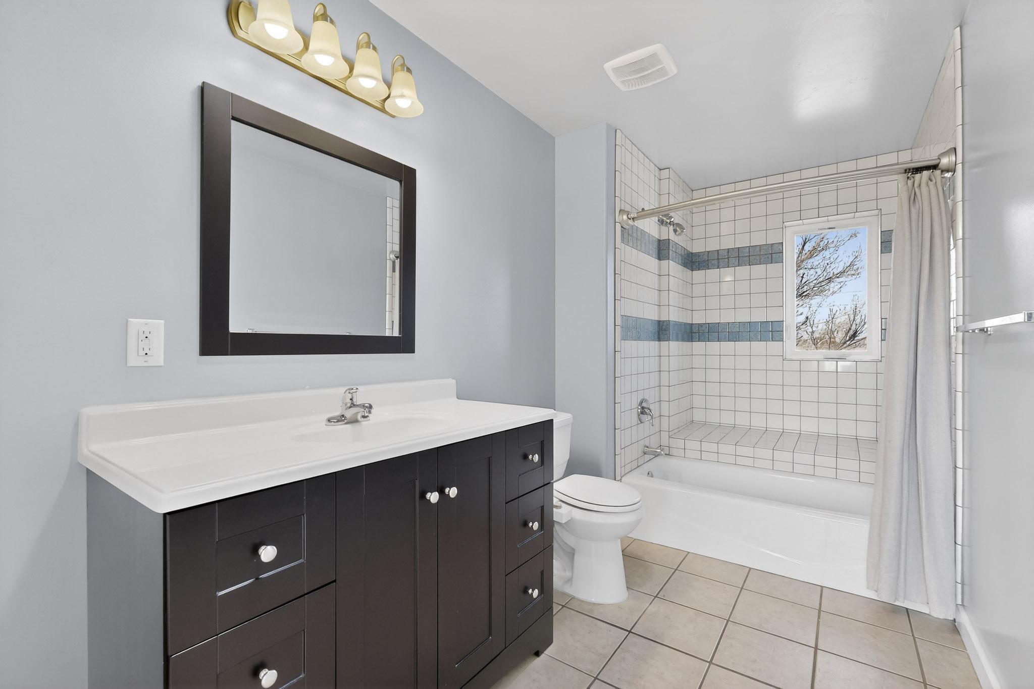 Photo 12 — 3325 Wilway Avenue NE