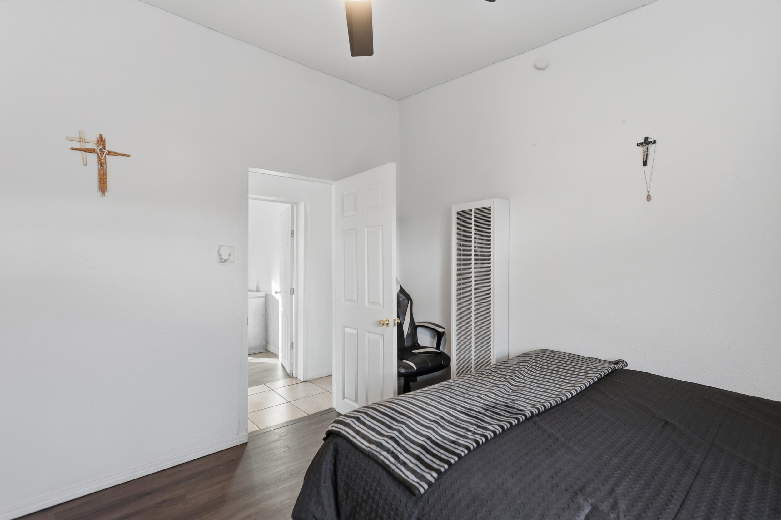 Photo 10 — 2524 Mares Road SW