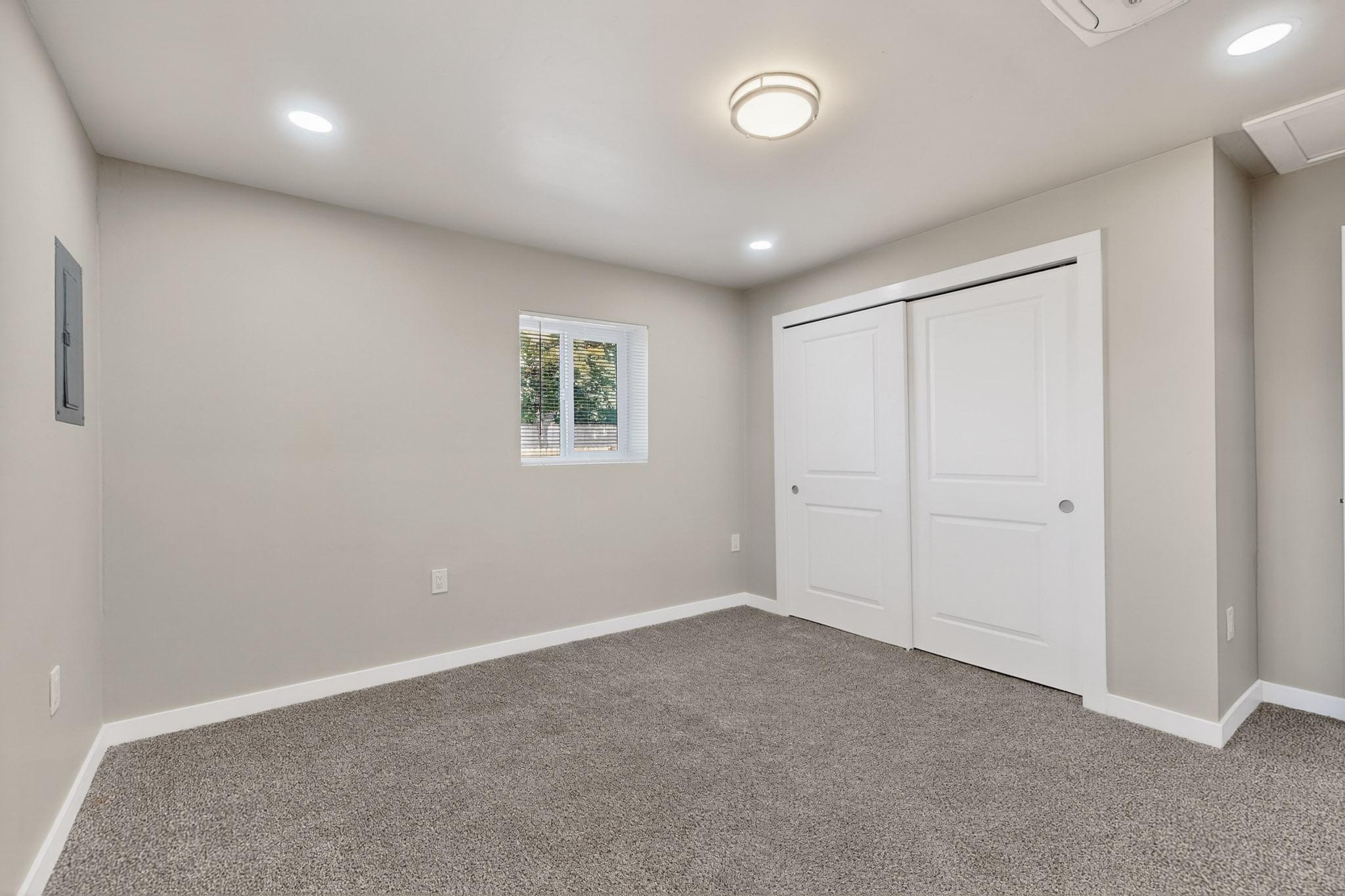 Photo 5 — 402 Hudson Avenue NW
