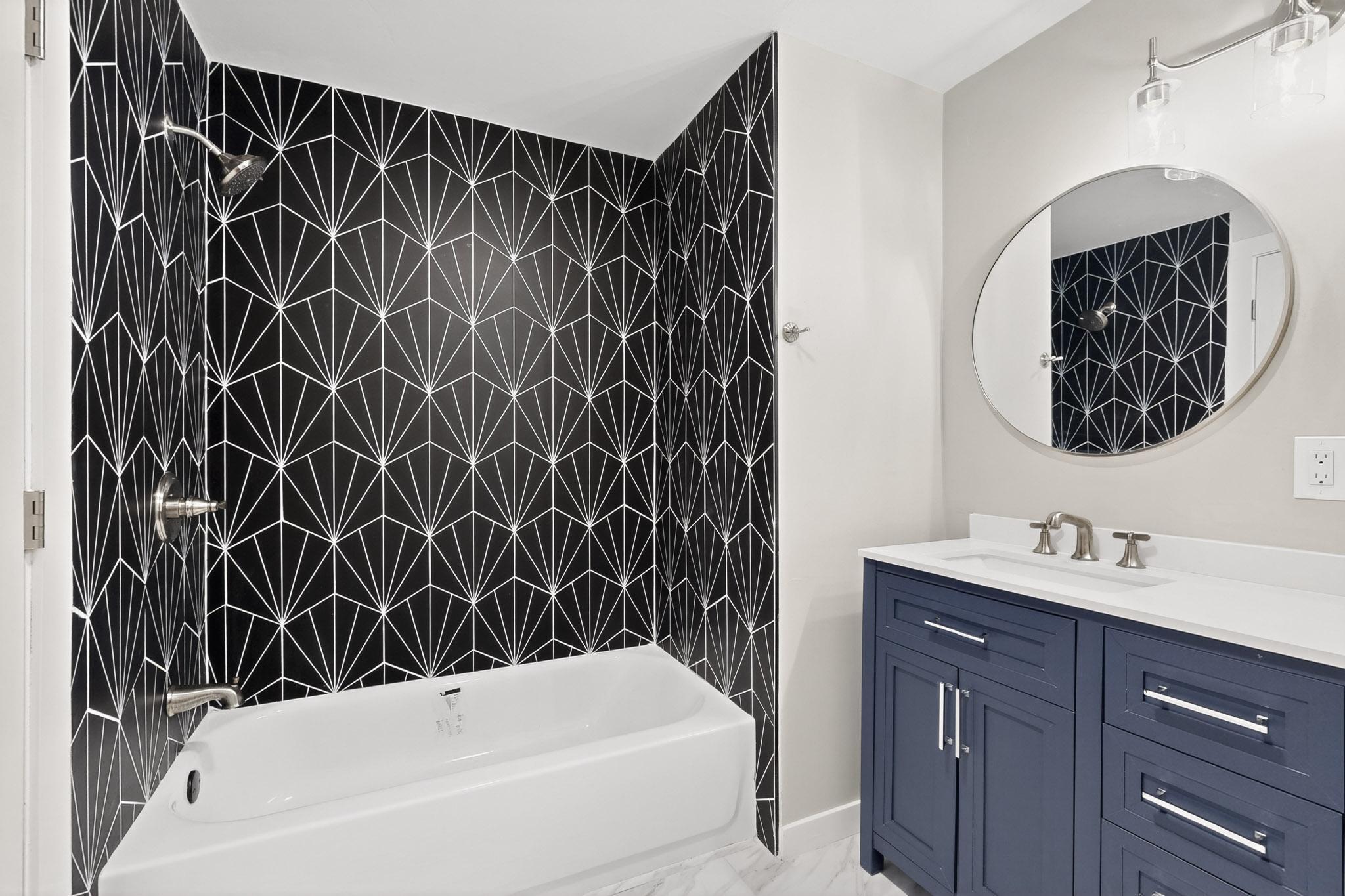 Photo 7 — 402 Hudson Avenue NW