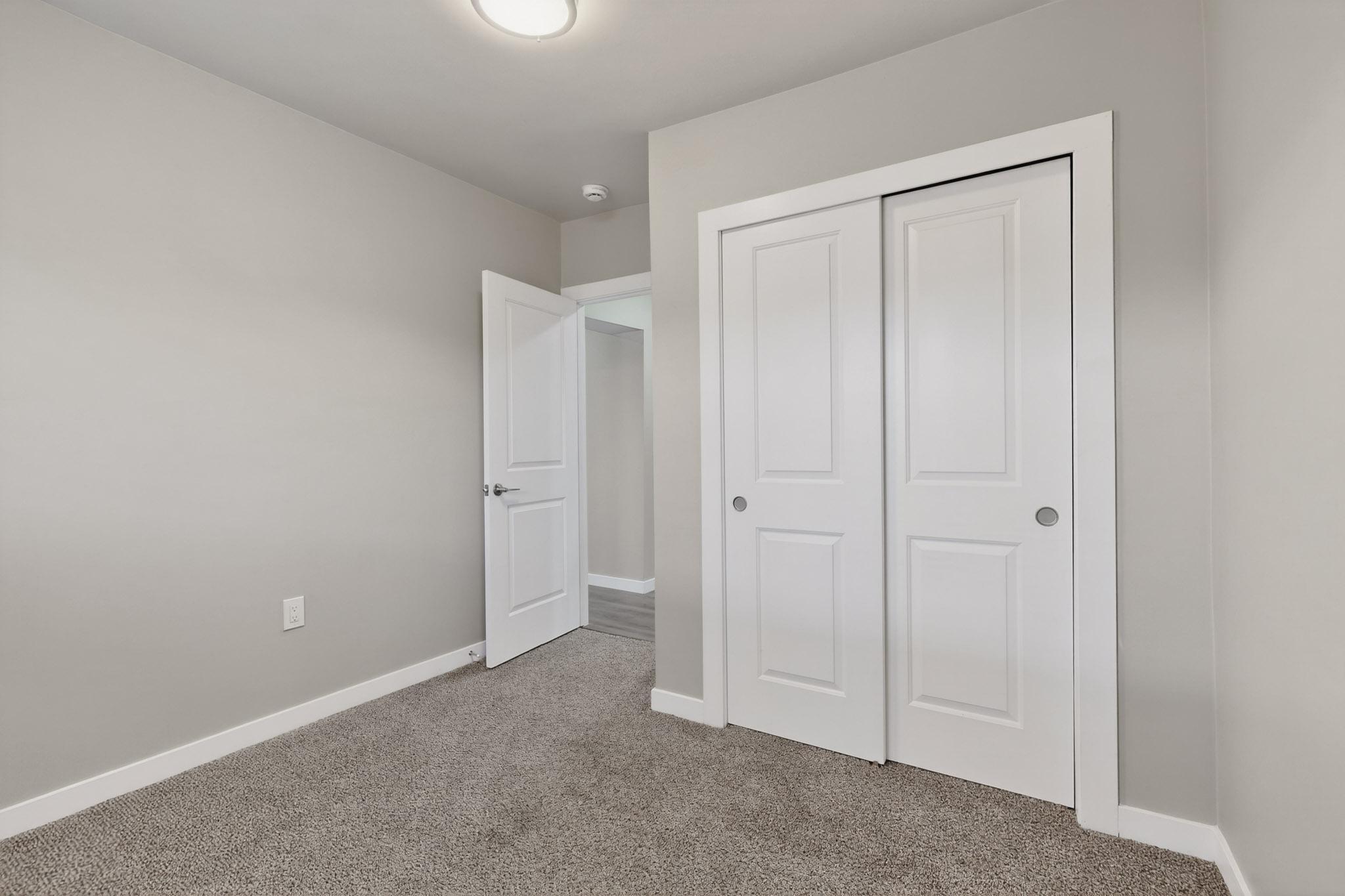 Photo 9 — 402 Hudson Avenue NW