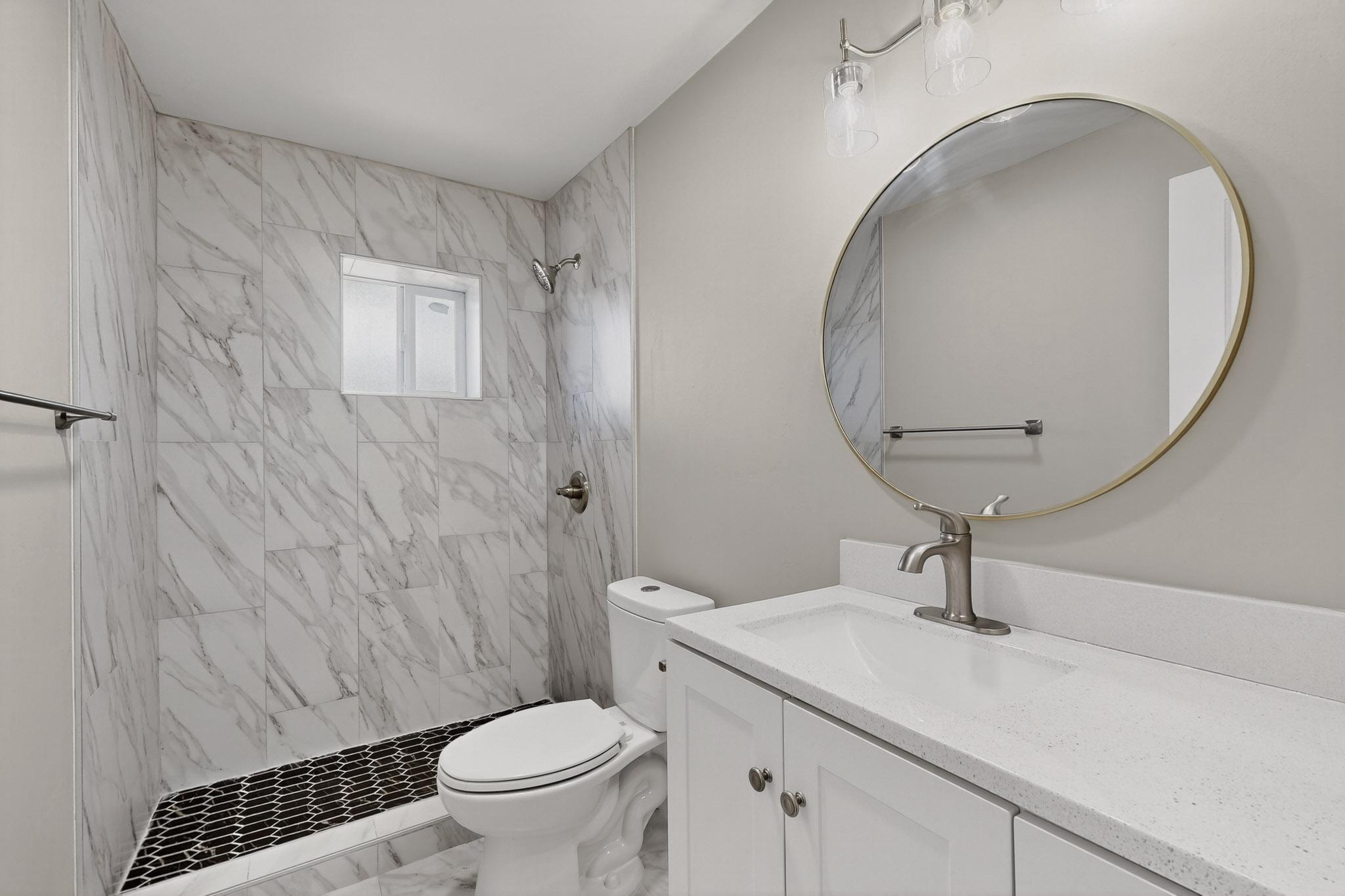 Photo 10 — 402 Hudson Avenue NW