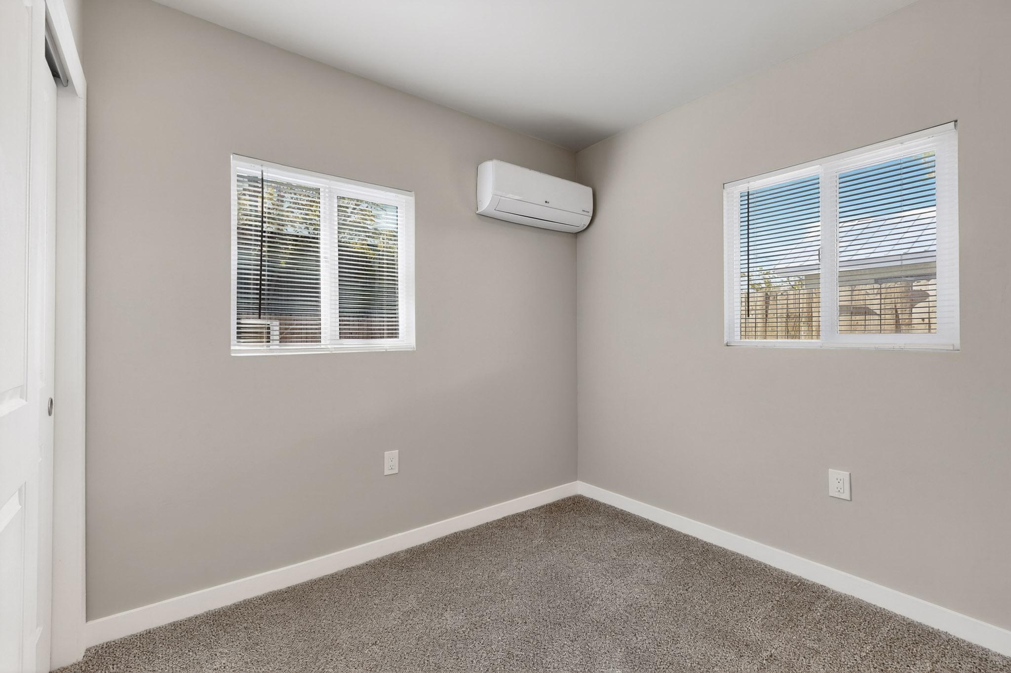 Photo 12 — 402 Hudson Avenue NW