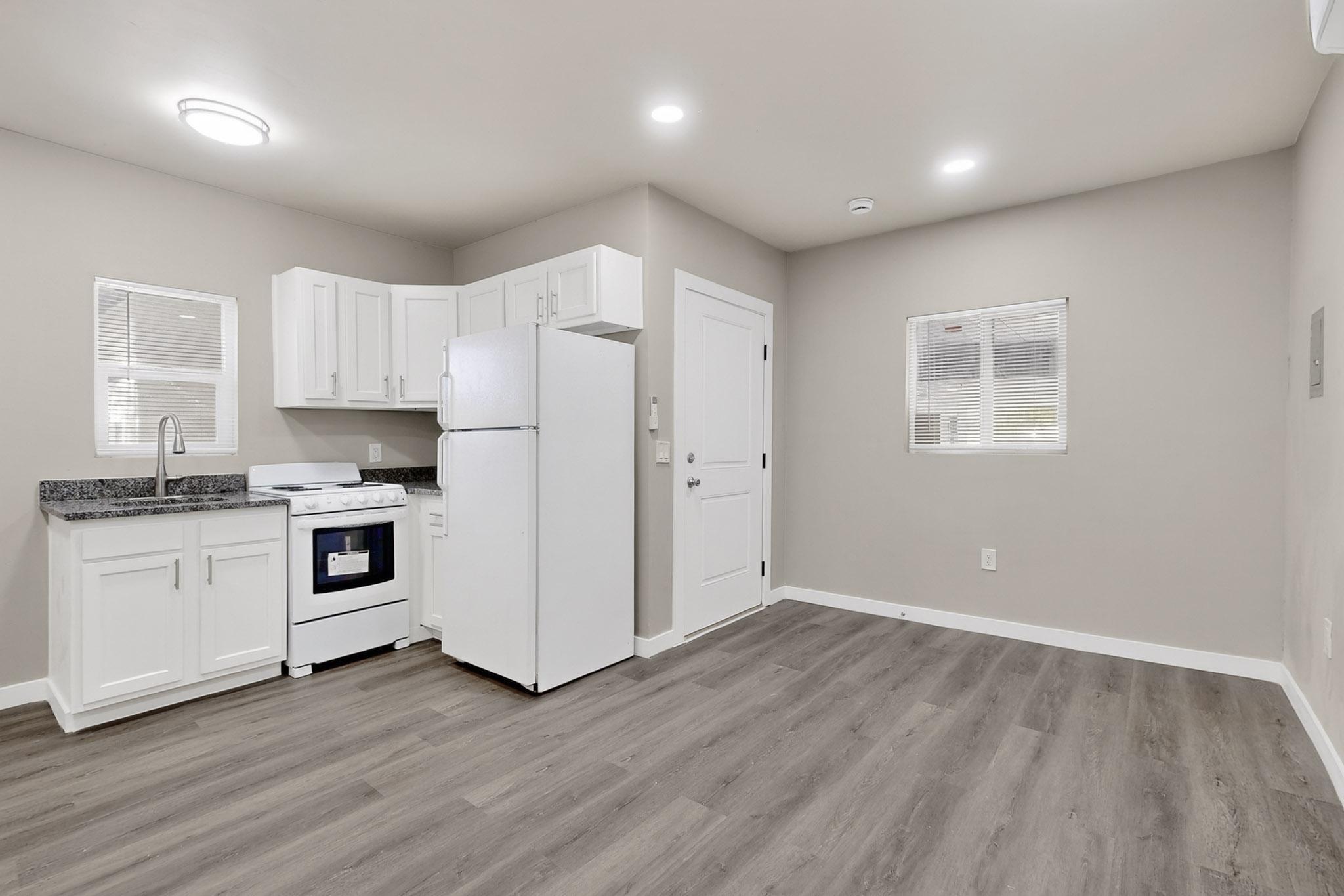 Photo 15 — 402 Hudson Avenue NW