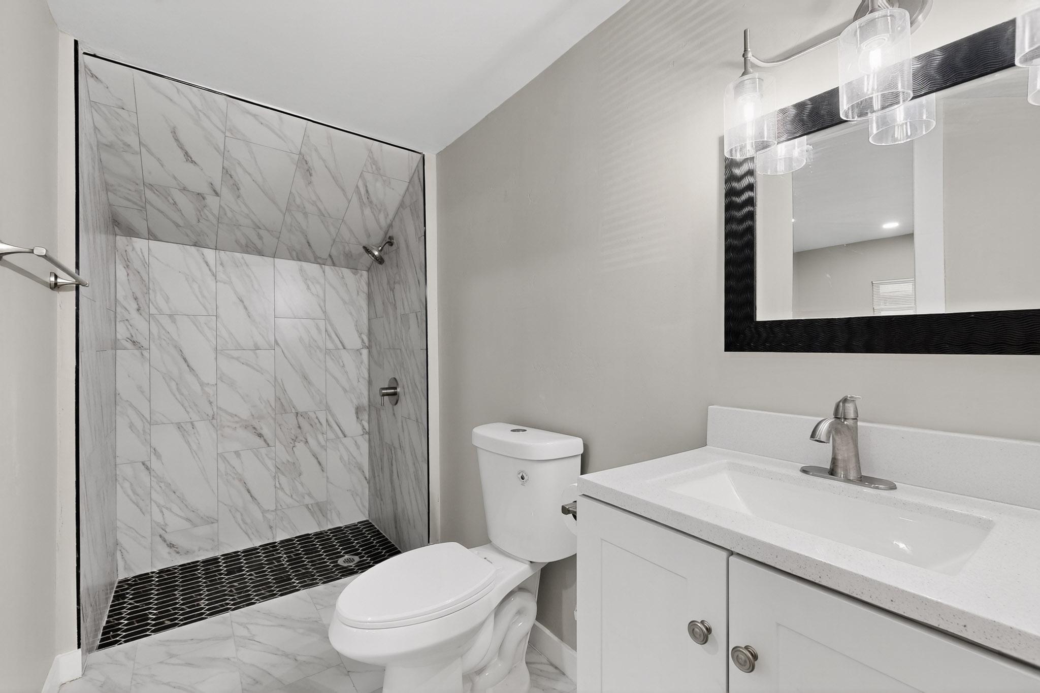Photo 16 — 402 Hudson Avenue NW
