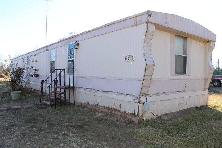 Photo 2 — 401 Chantelly Lane