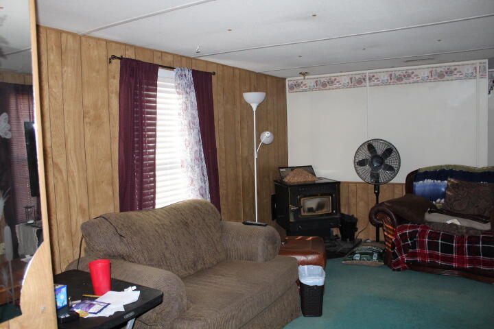 Photo 8 — 401 Chantelly Lane