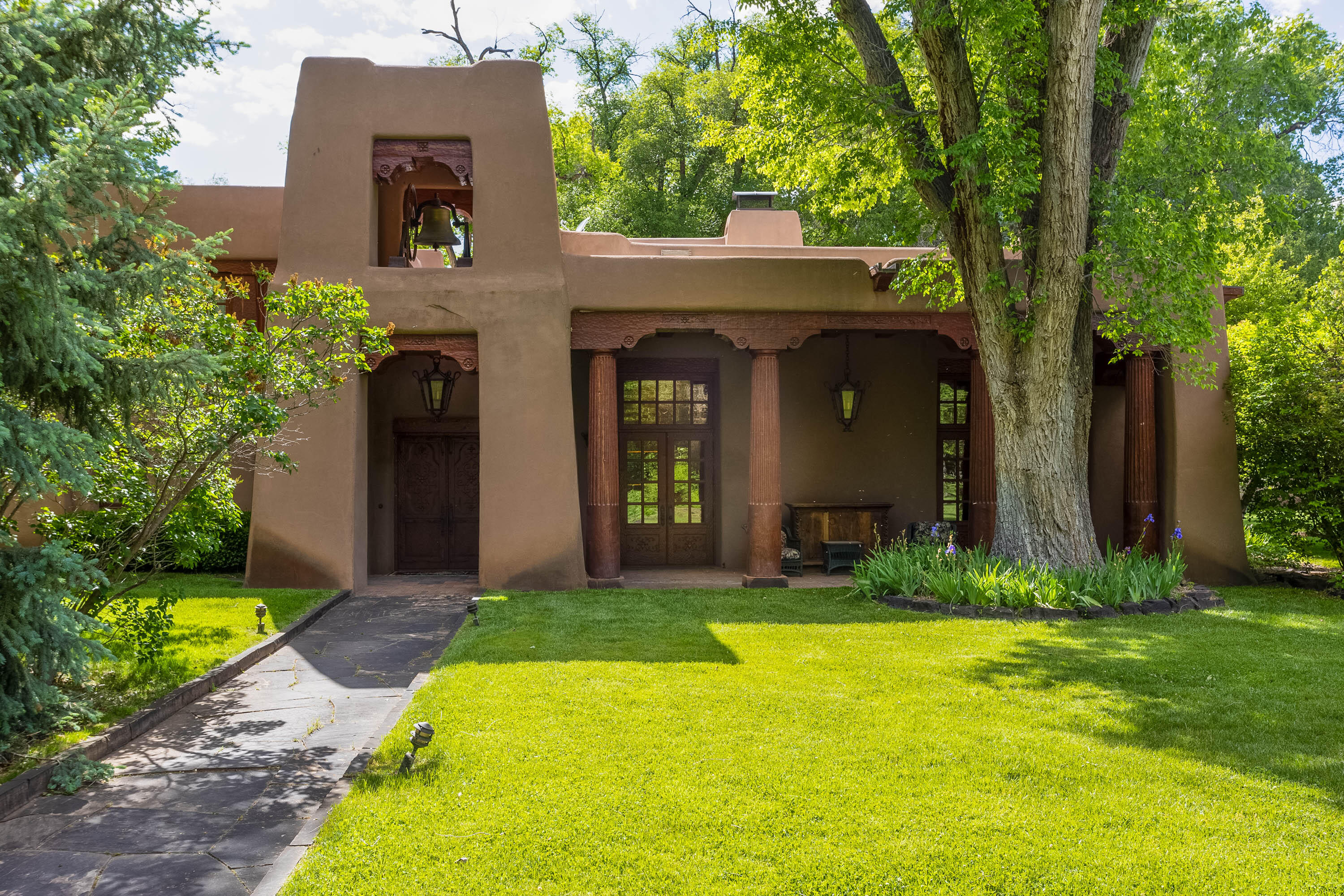 7011 Rio Grande Boulevard NW, Los Ranchos, NM