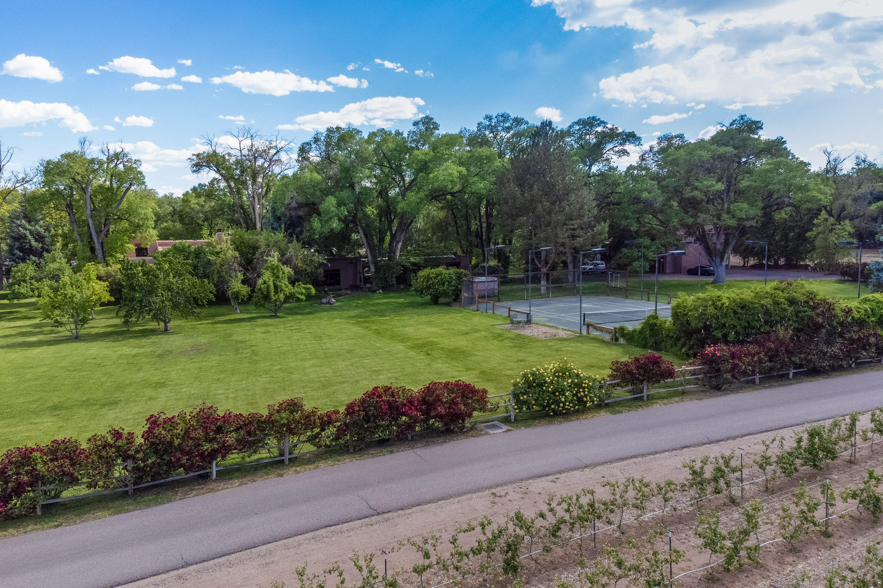 Photo 17 — 7011 Rio Grande Boulevard NW