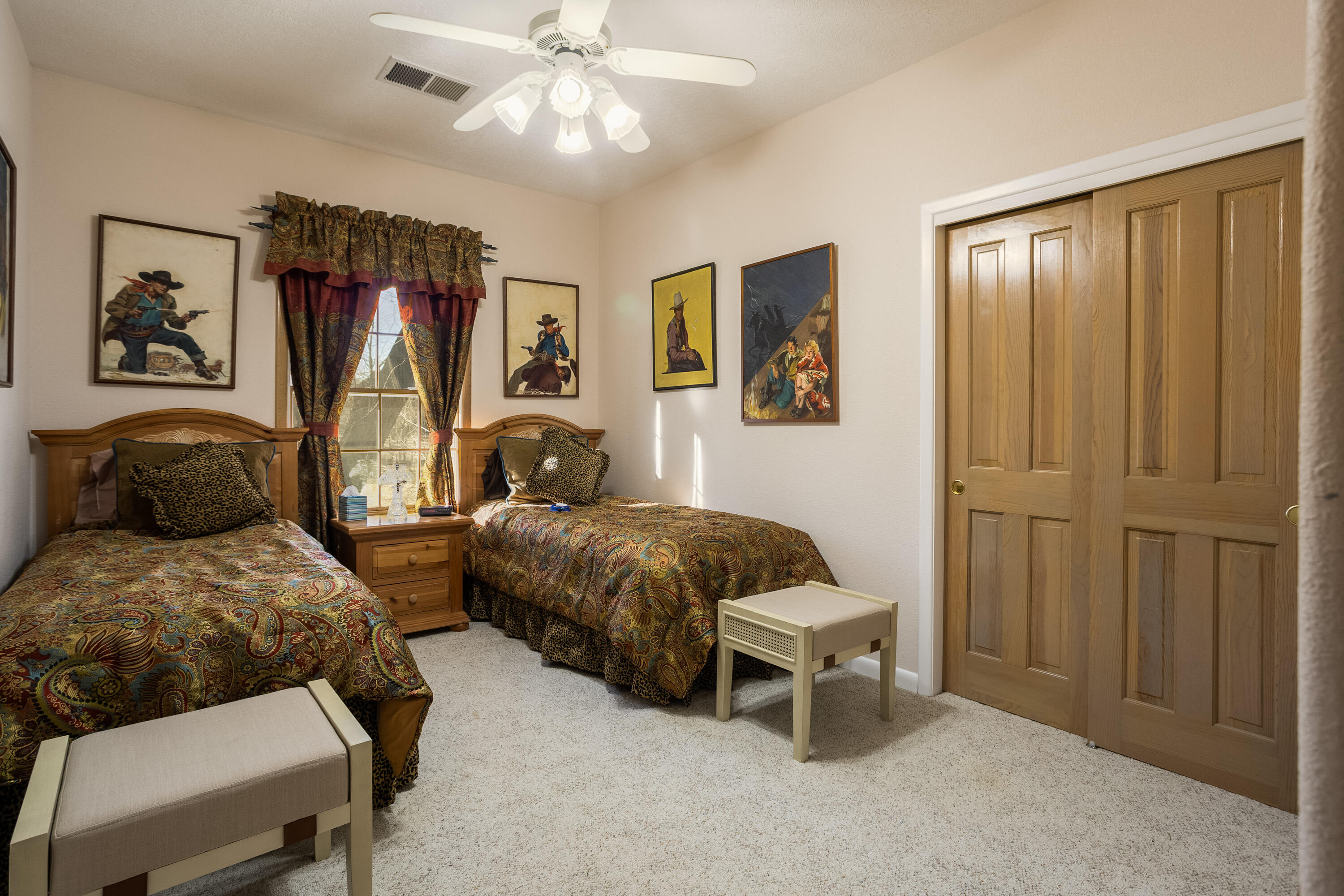 Photo 9 — 7011 Rio Grande Boulevard NW