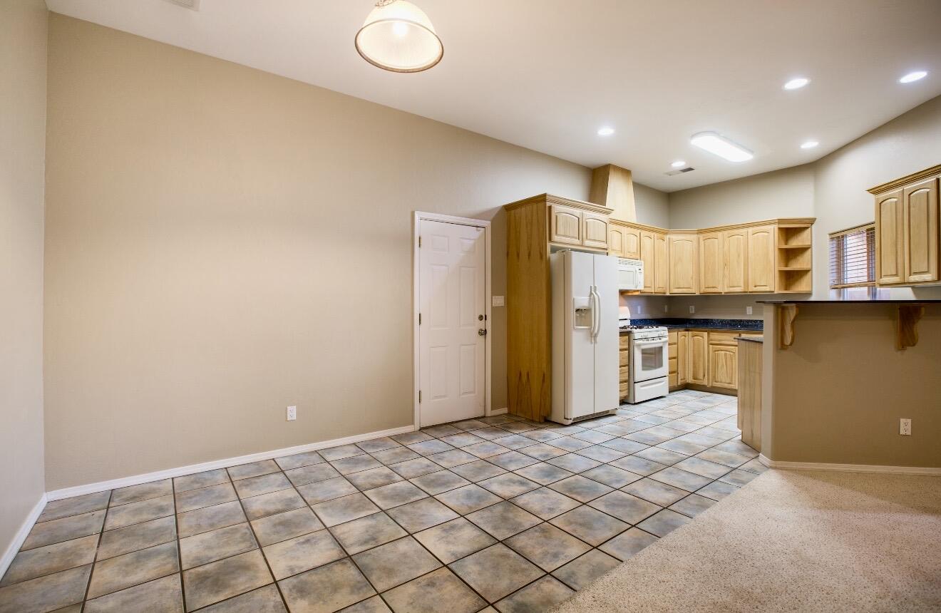 Photo 17 — 4709 Spanish Sun Avenue NE