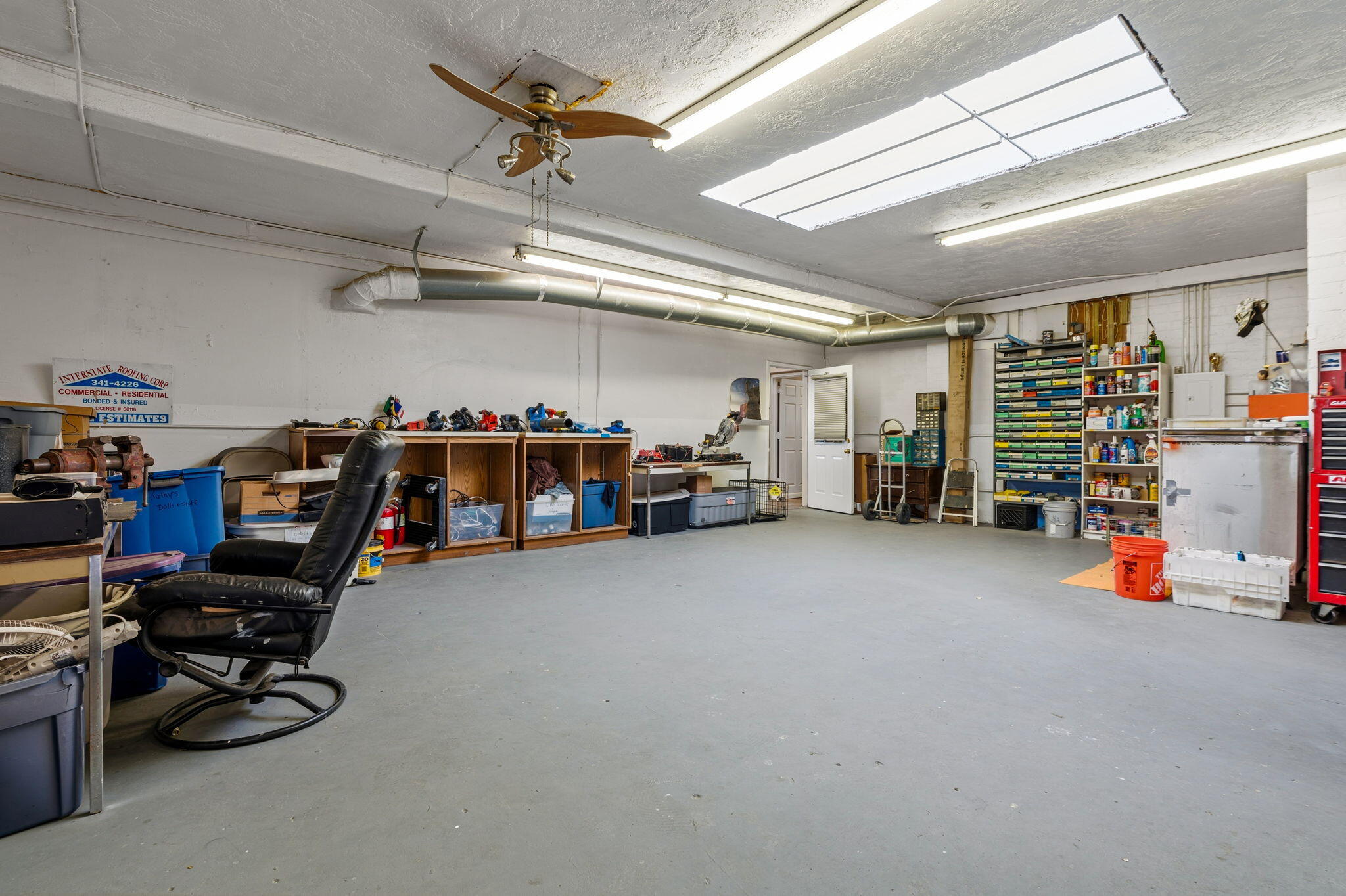 Photo 13 — 3821 Commercial Street NE