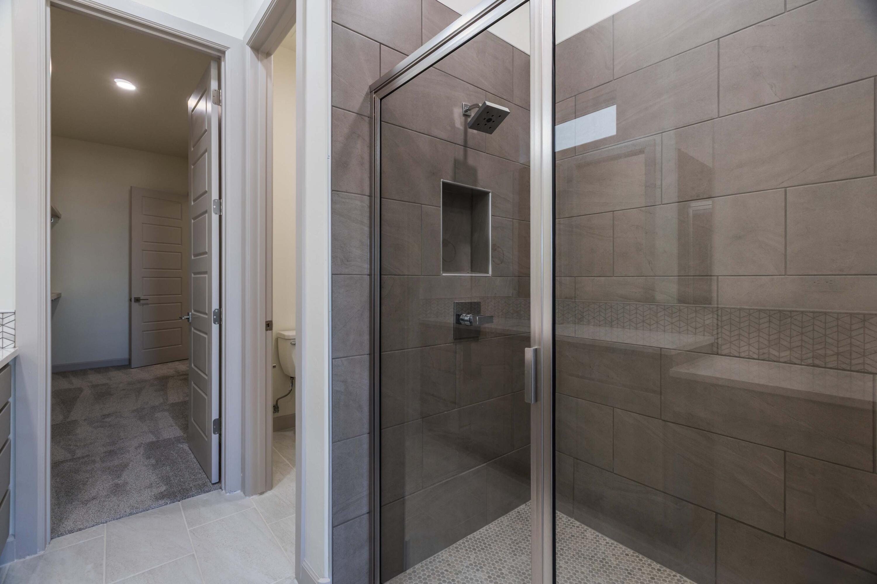 Photo 13 — 2428 De Kooning Avenue SE