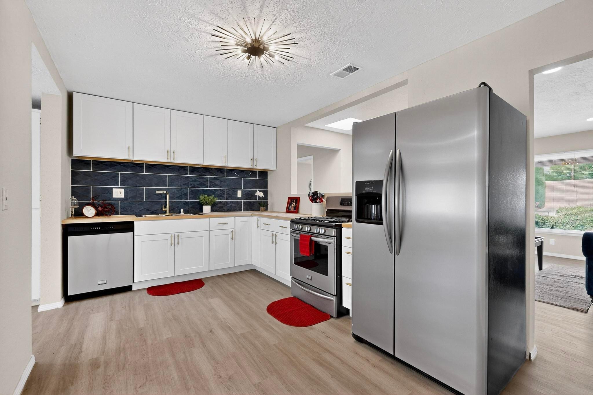 Photo 11 — 2805 Christine Street NE