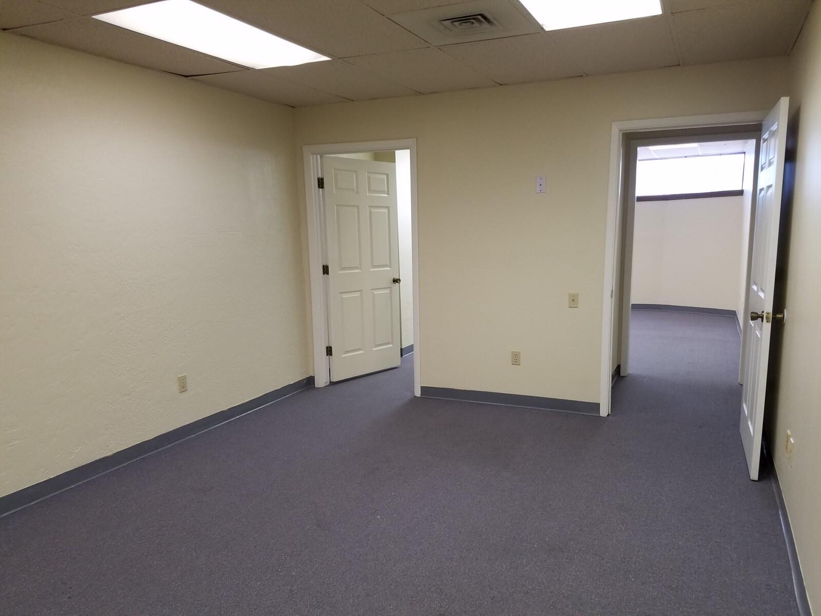 Photo 9 — 1101 Cardenas Drive NE 203