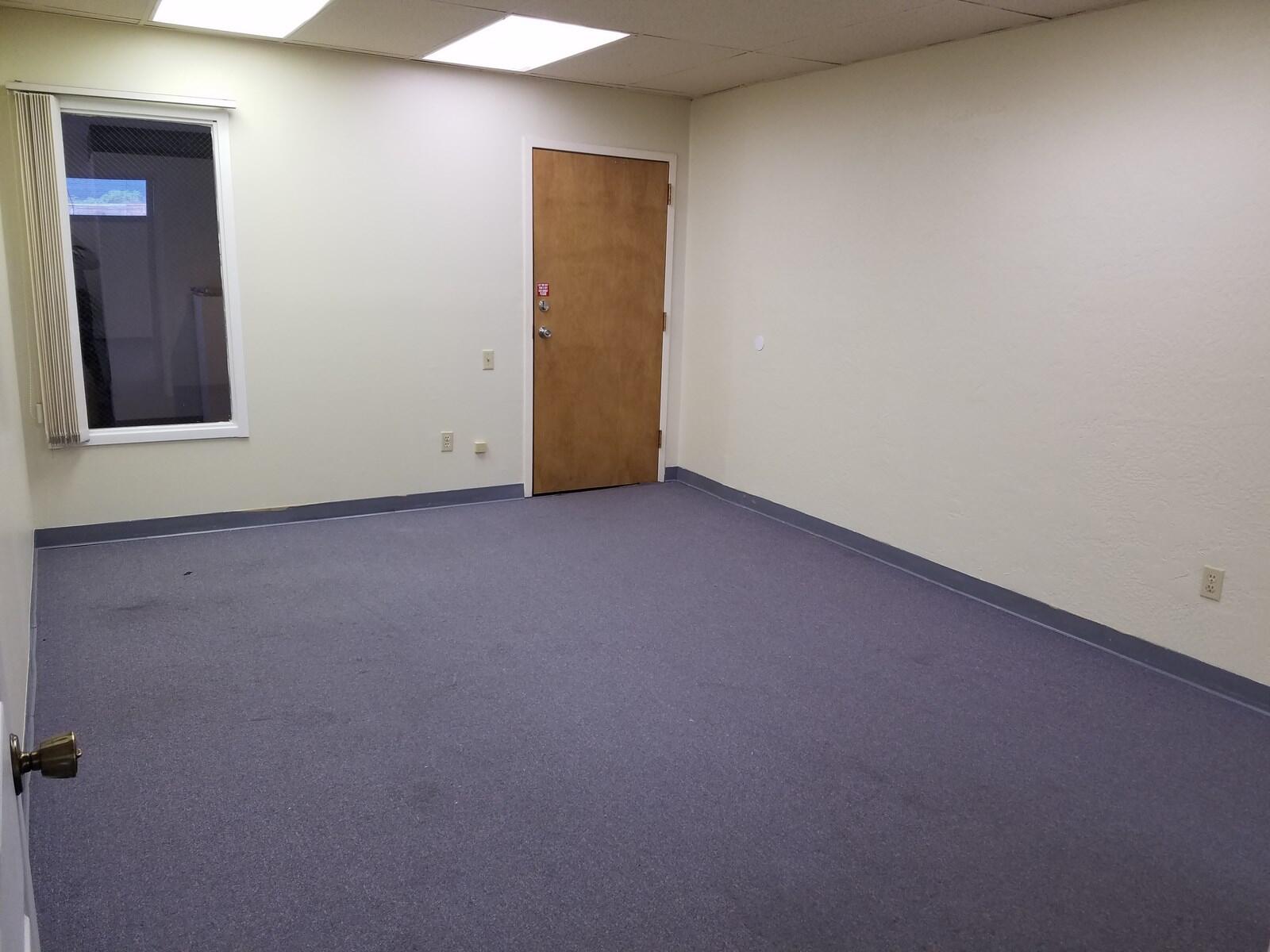 Photo 8 — 1101 Cardenas Drive NE 203