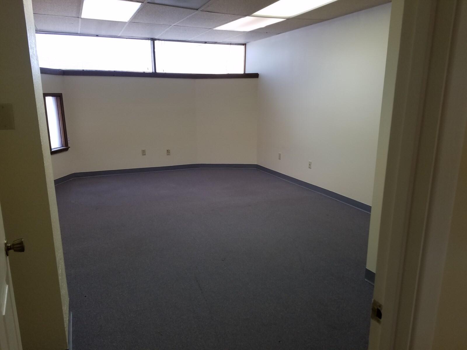 Photo 6 — 1101 Cardenas Drive NE 203