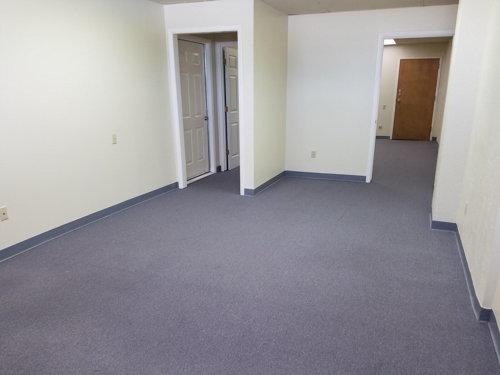 Photo 3 — 1101 Cardenas Drive NE 203