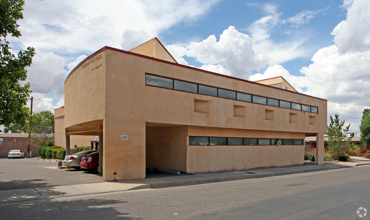Photo 18 — 1101 Cardenas Drive NE 203