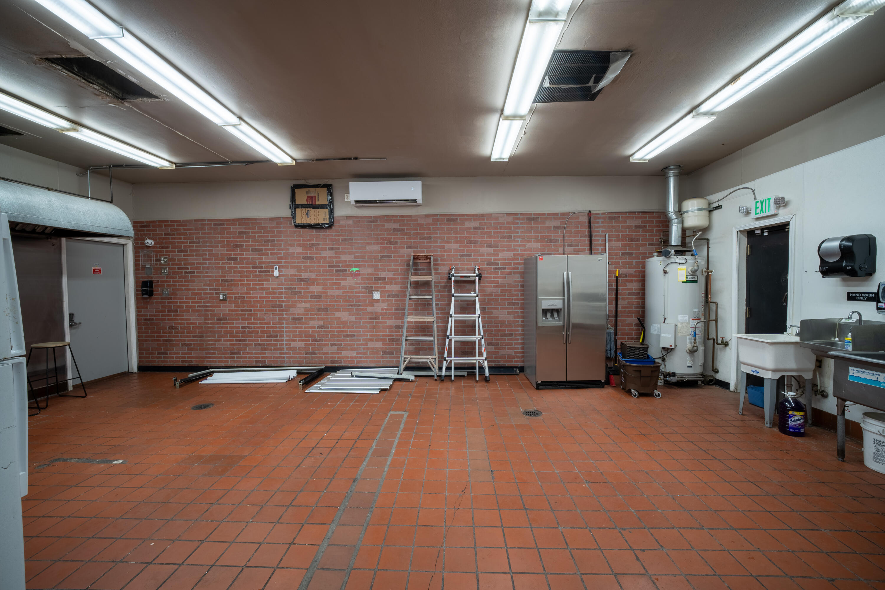 Photo 20 — 1520 Lomas Boulevard NW