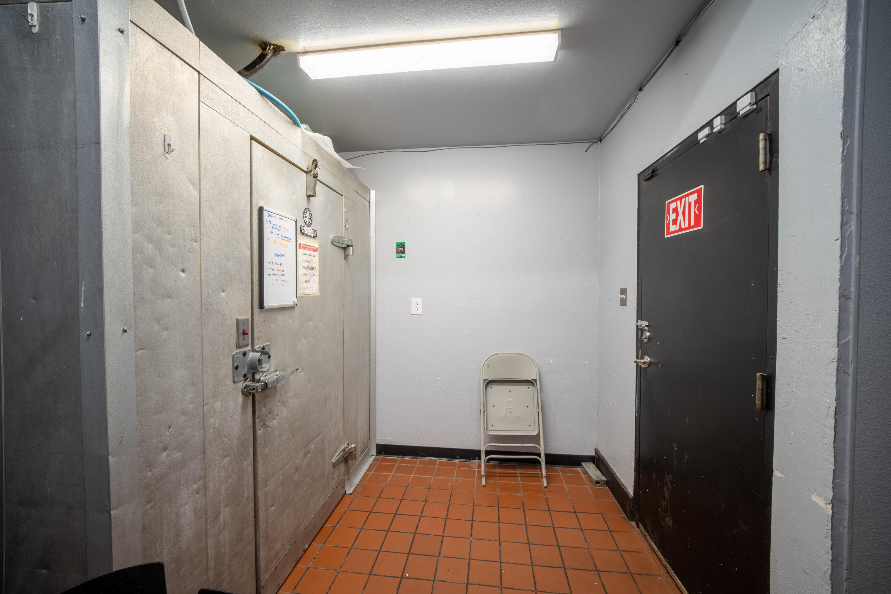 Photo 16 — 1520 Lomas Boulevard NW