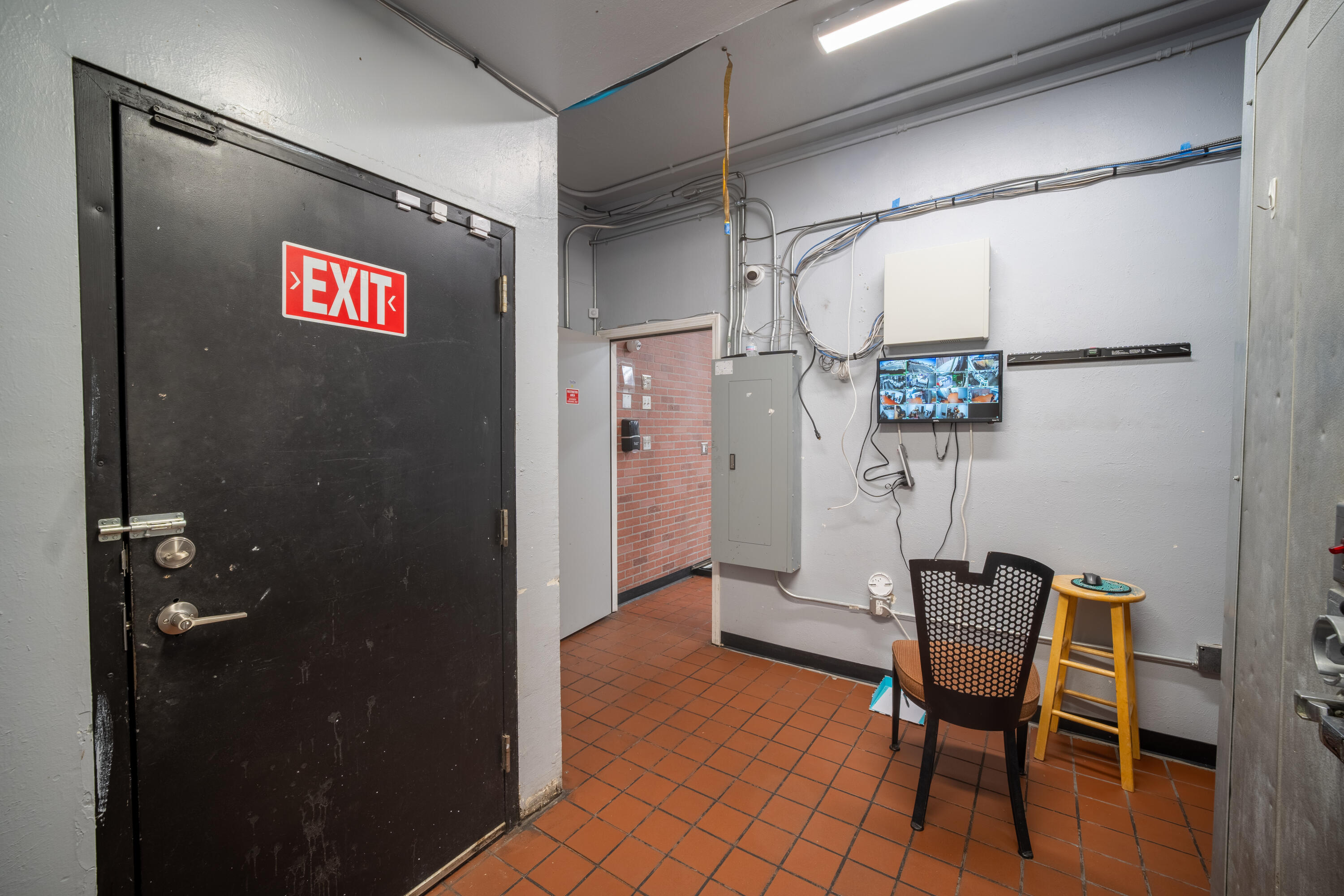 Photo 15 — 1520 Lomas Boulevard NW