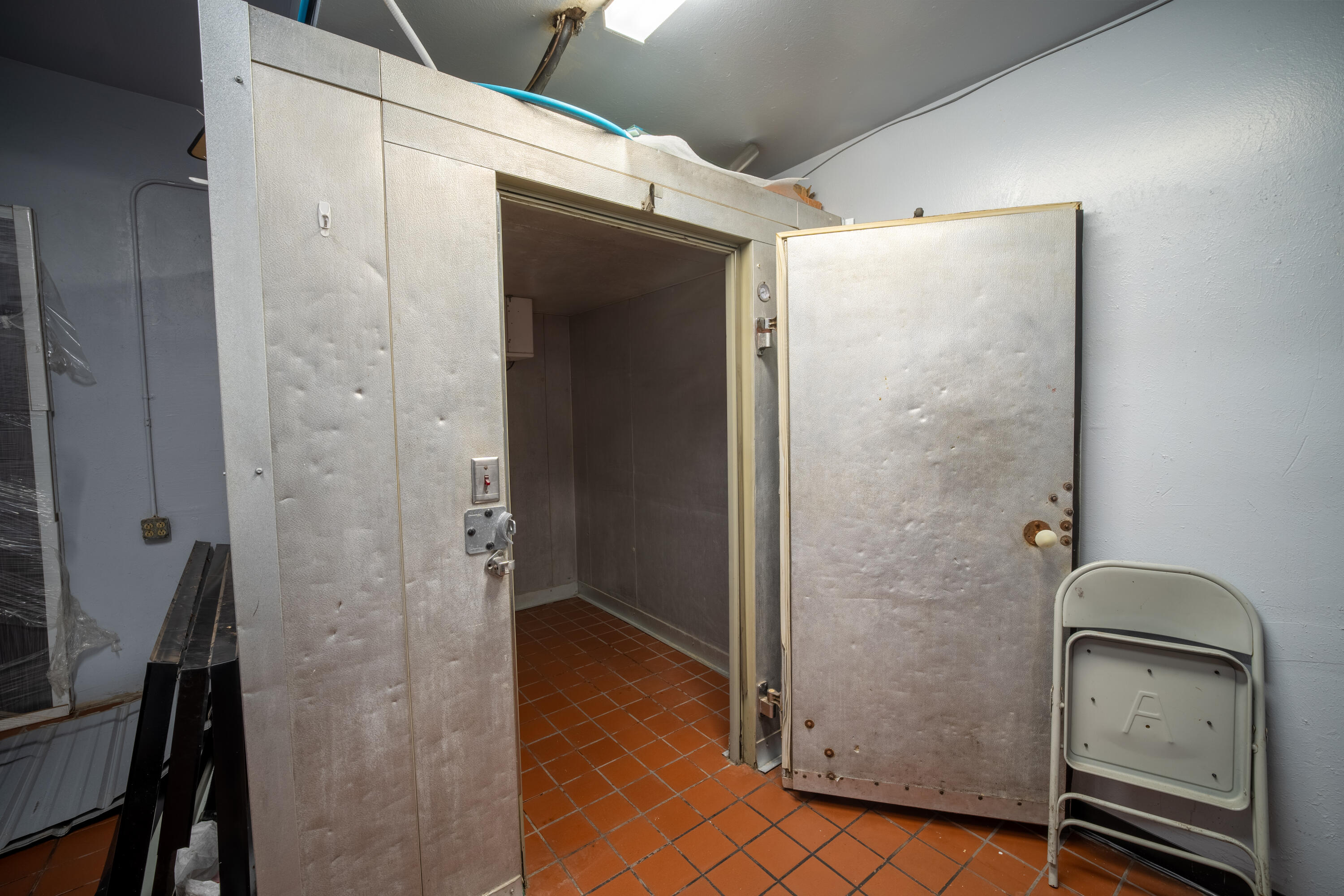 Photo 13 — 1520 Lomas Boulevard NW