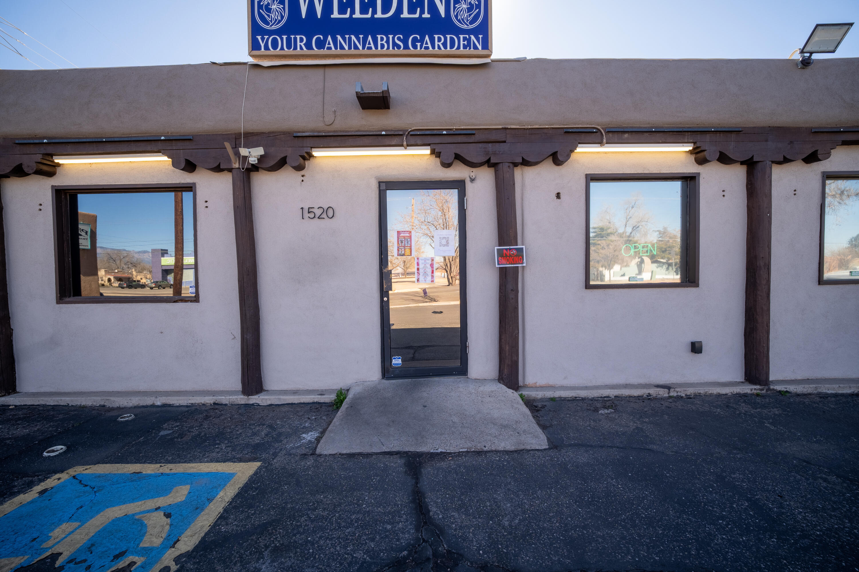 Photo 11 — 1520 Lomas Boulevard NW